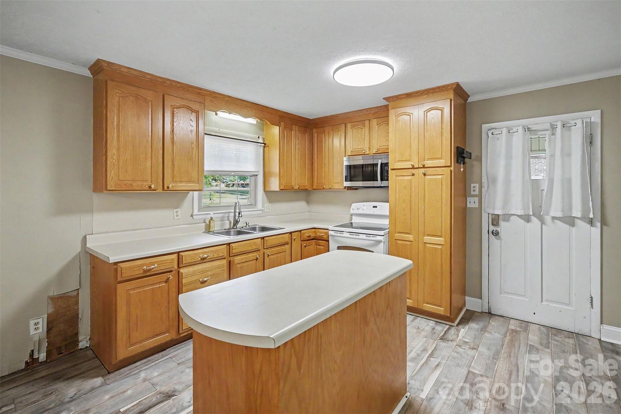 202 W Debby Drive — Shelby