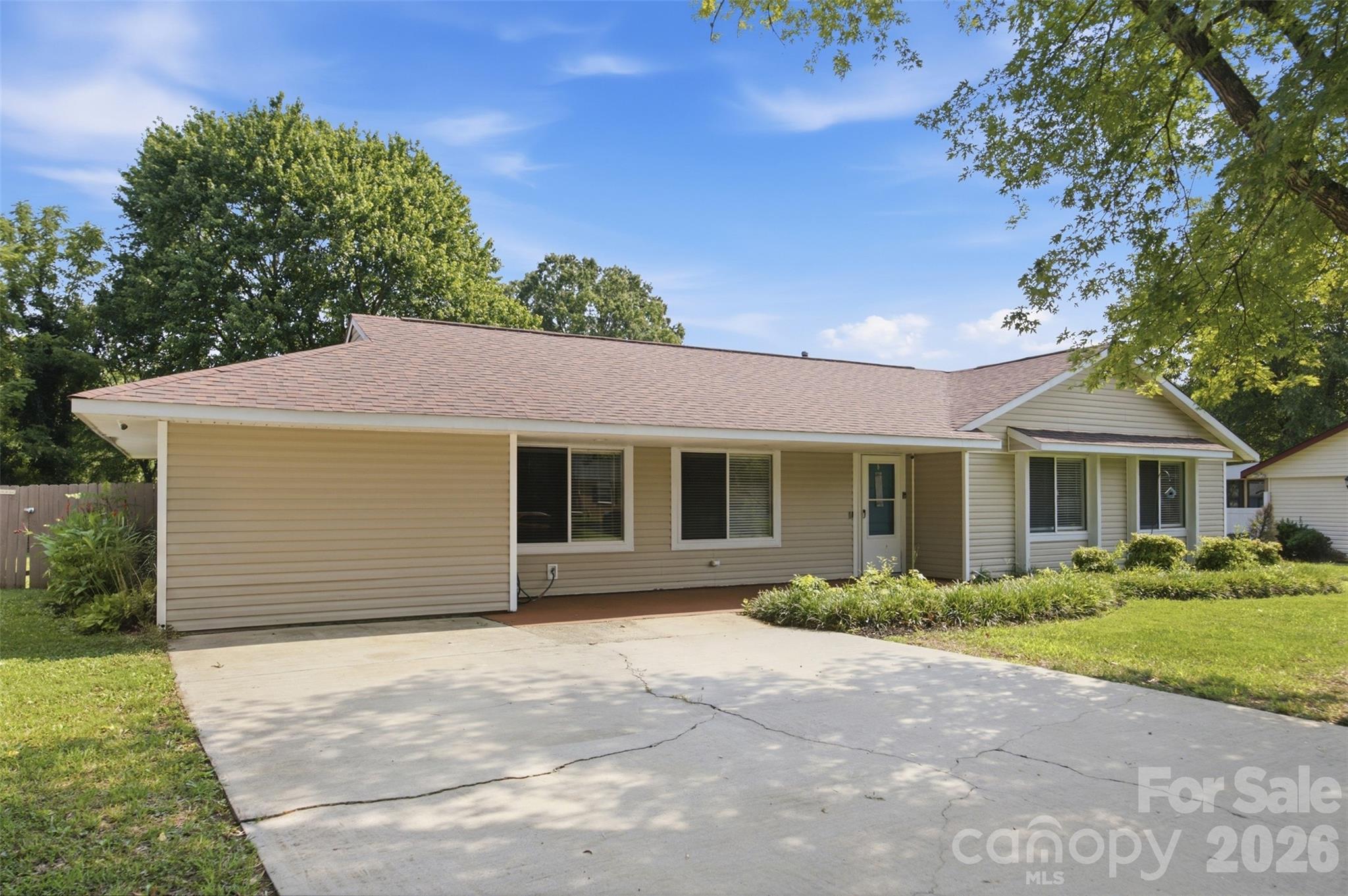 416 King John Circle — Gastonia