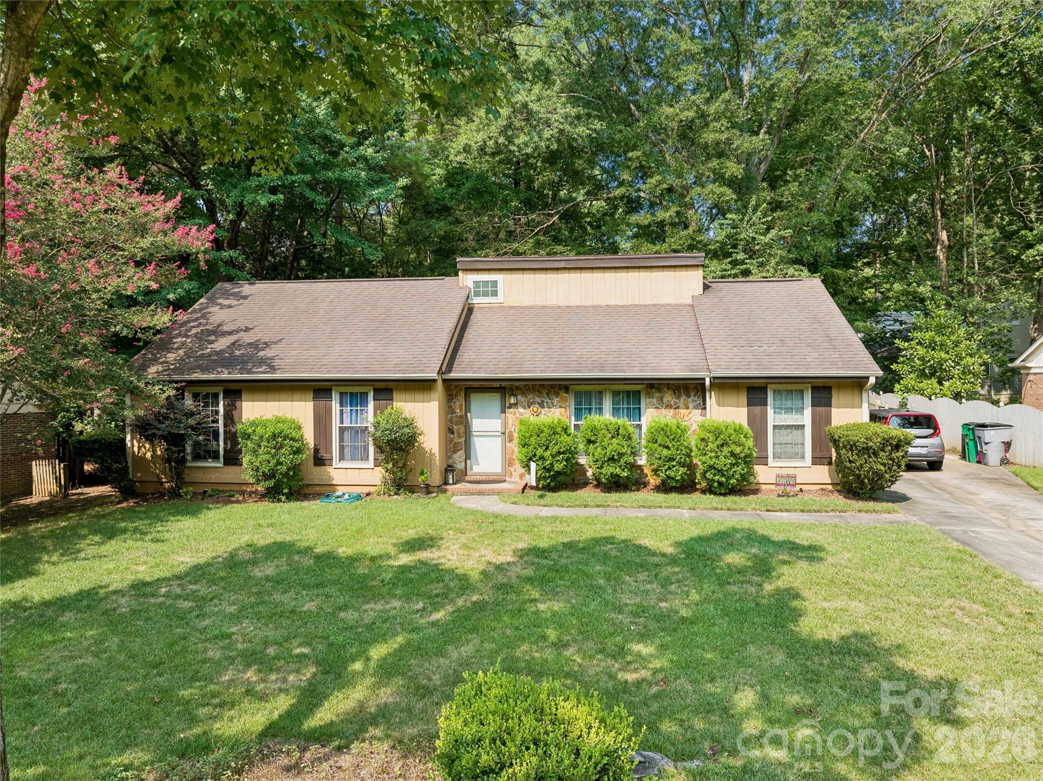 4737 Autumn Leaf Lane — Charlotte