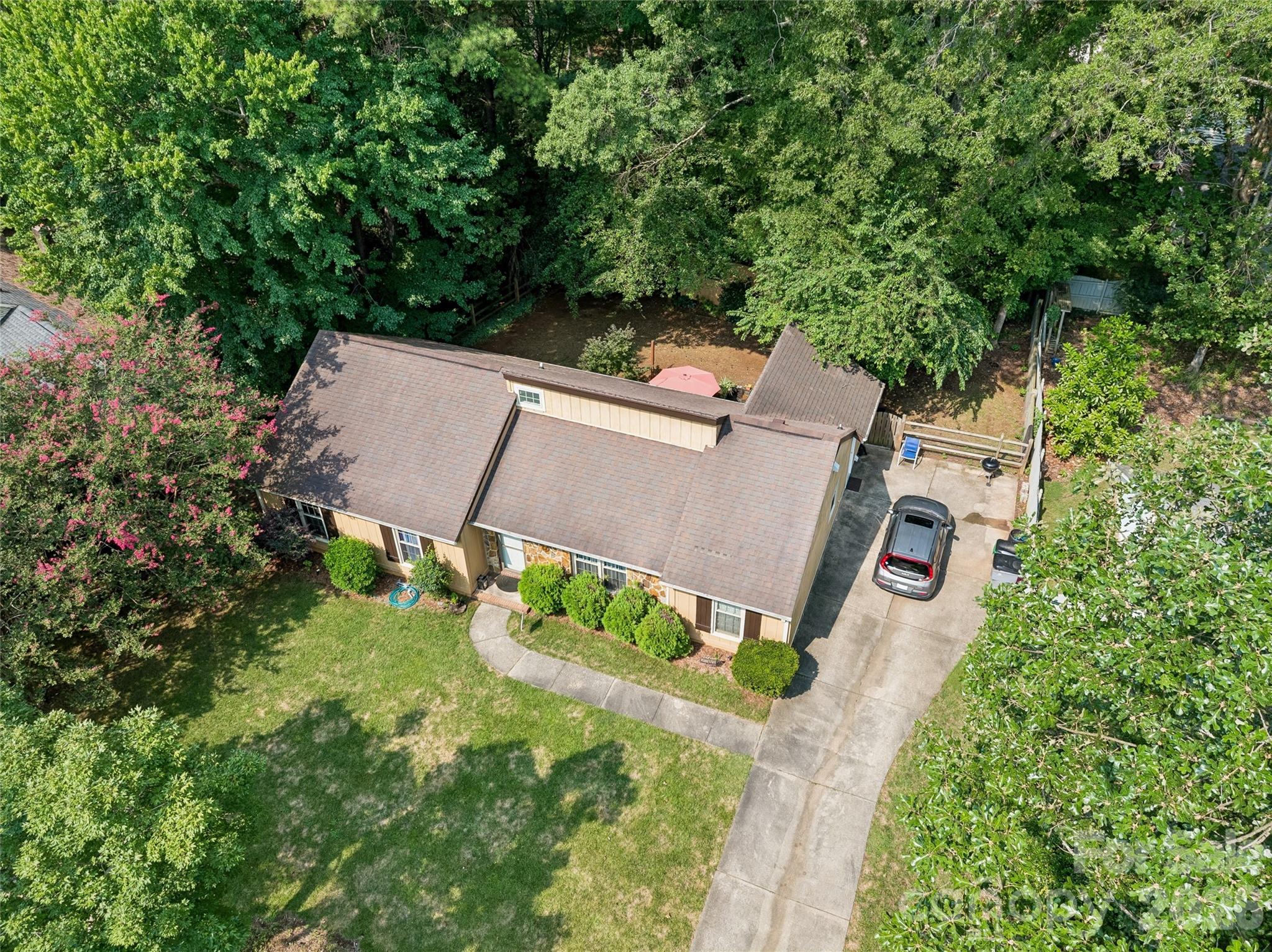 4737 Autumn Leaf Lane — Charlotte