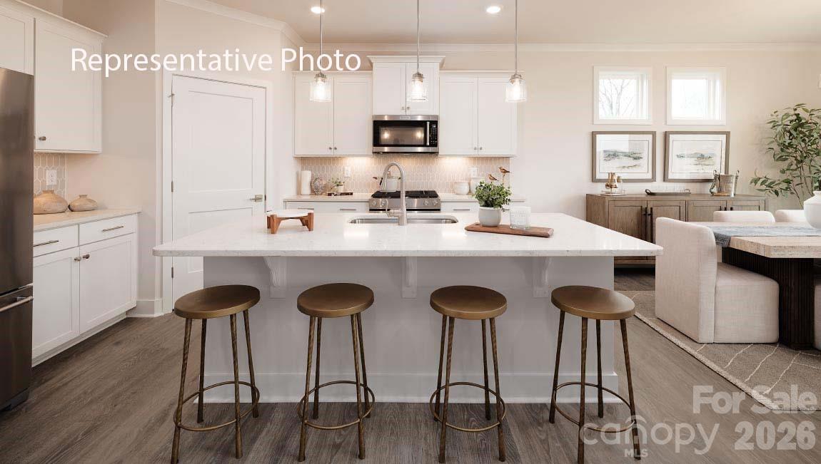 3269 Oberon Street — York