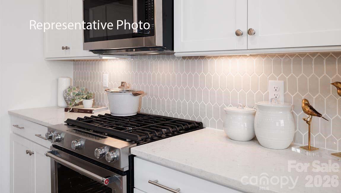 3269 Oberon Street — York