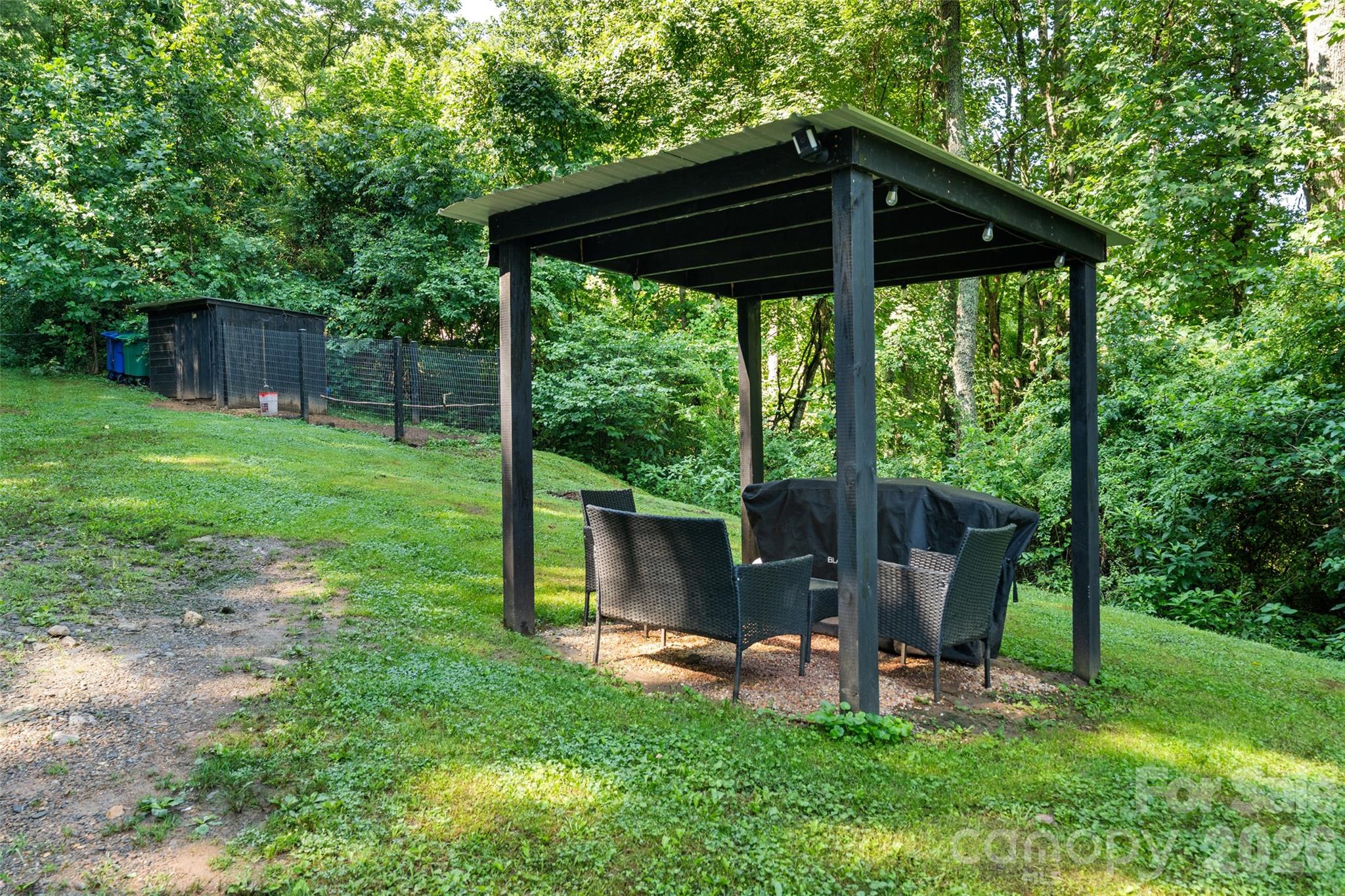 1226 Newfound Road — Leicester