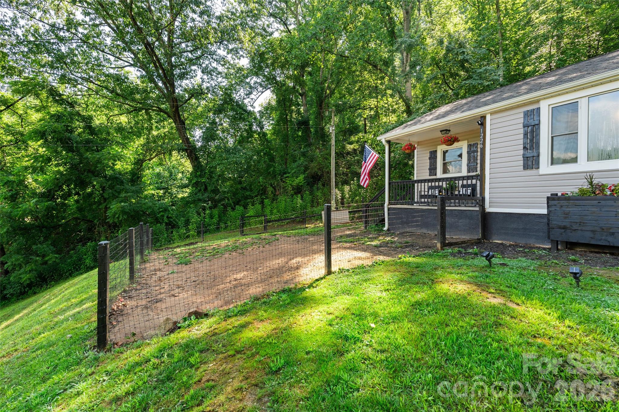 1226 Newfound Road — Leicester