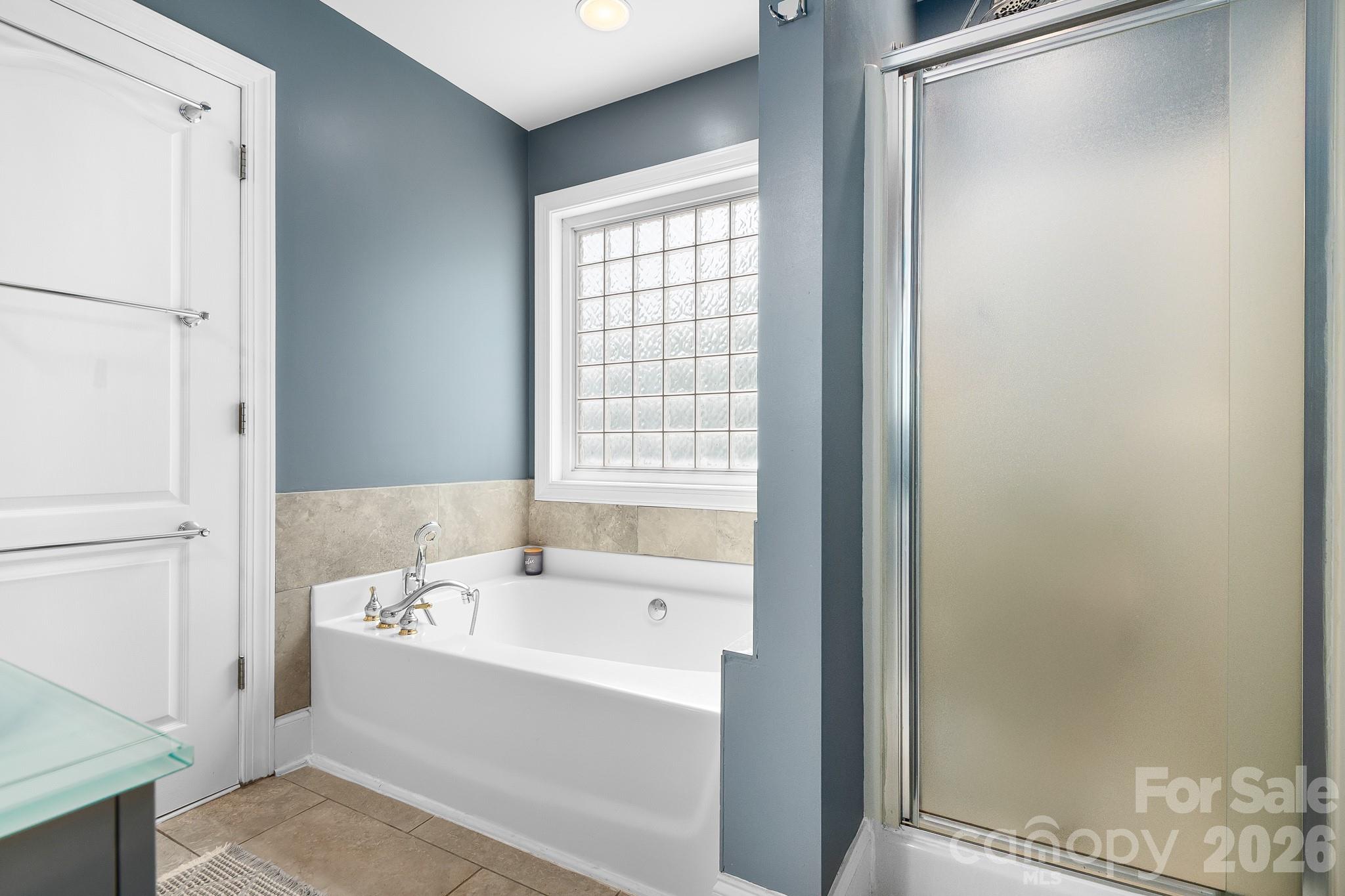 142 Valley Glen Drive — Troutman