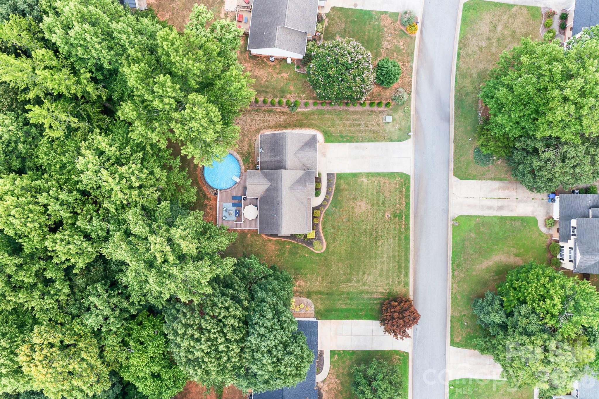 142 Valley Glen Drive — Troutman