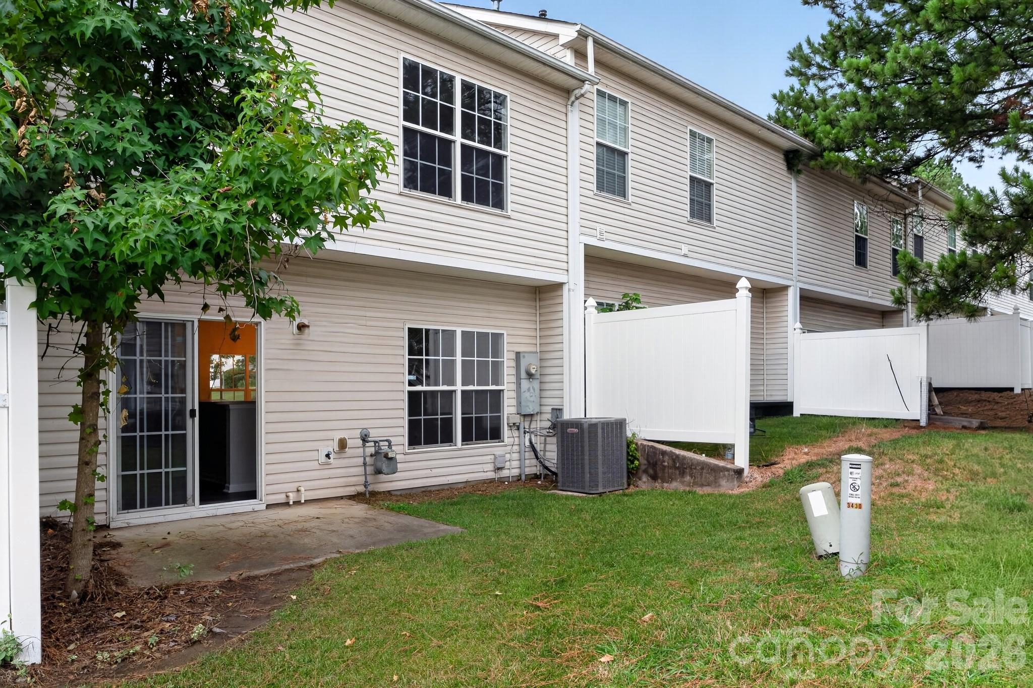 8531 Carolina Lily Lane — Charlotte