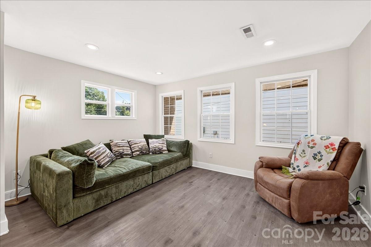 1725 Jennings Street — Charlotte