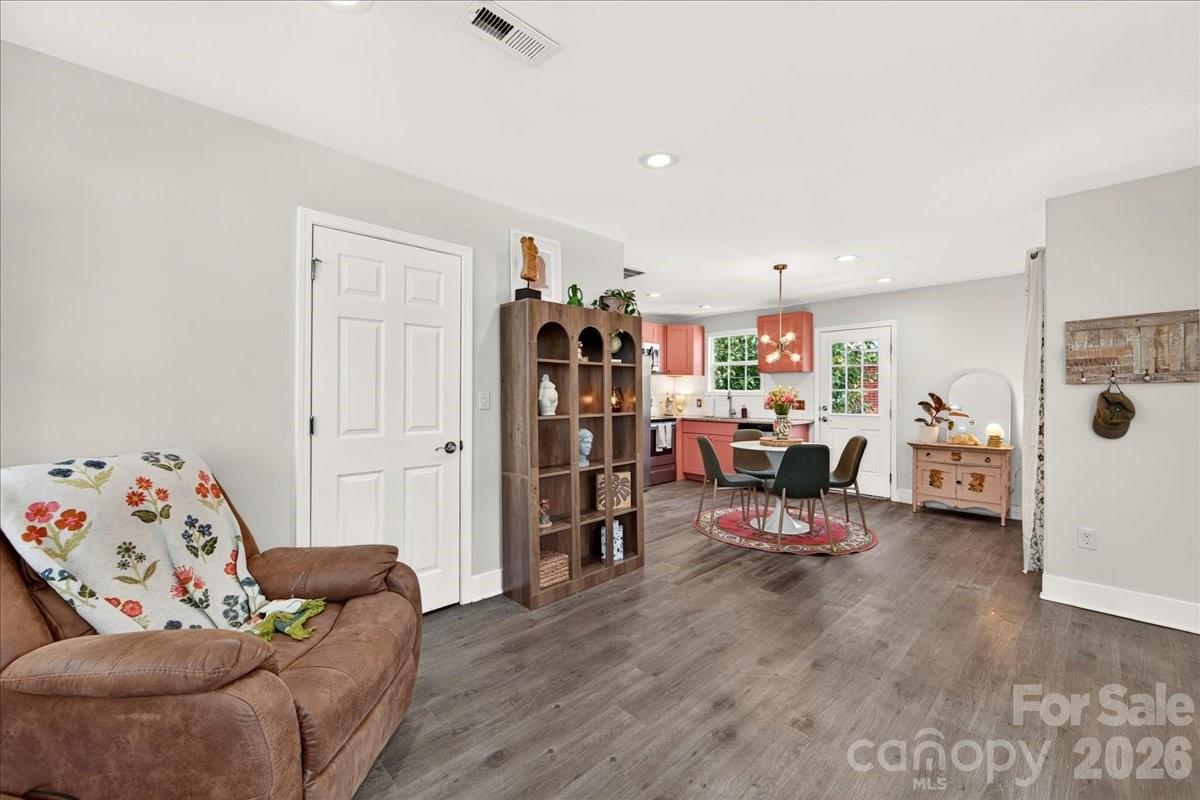1725 Jennings Street — Charlotte