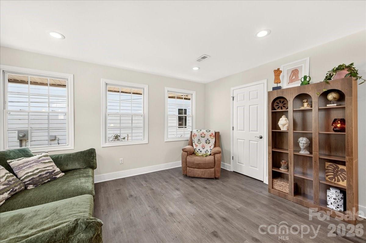 1725 Jennings Street — Charlotte