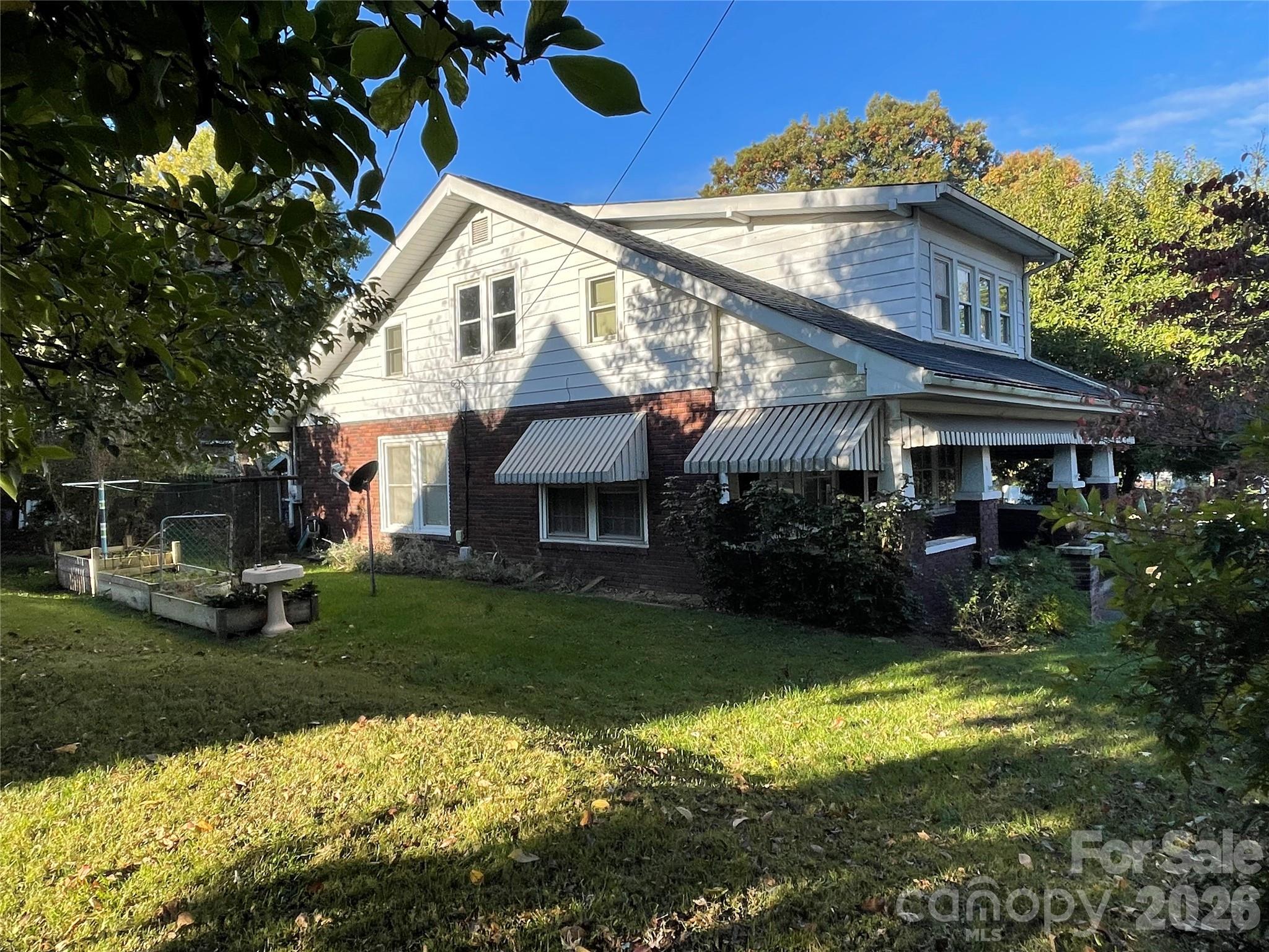 318 Academy Street — Canton