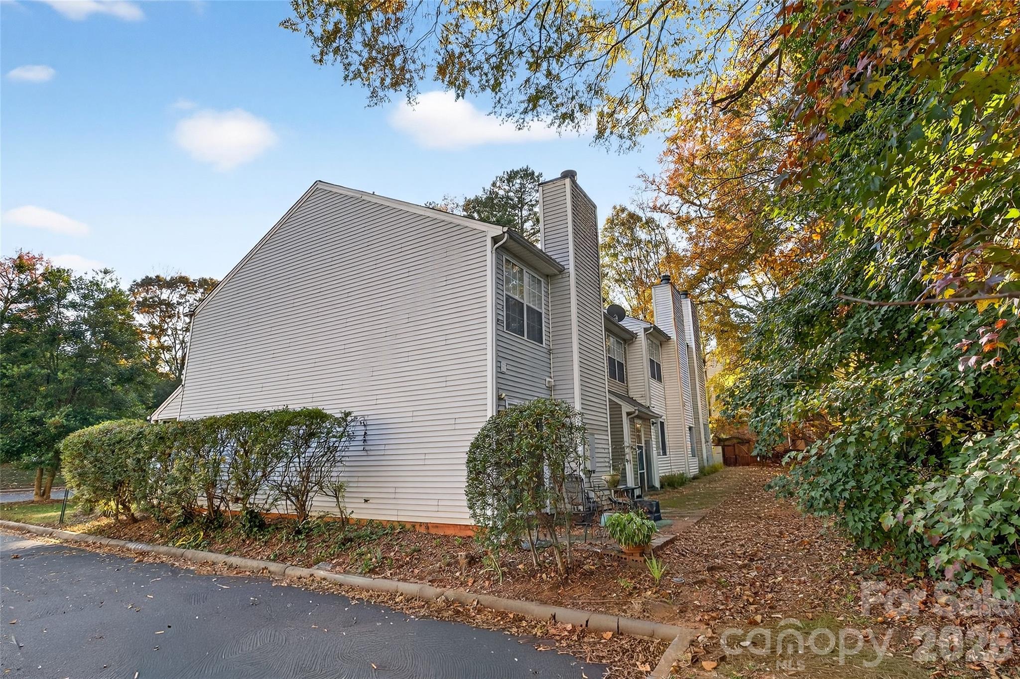 6407 Windsor Gate Lane — Charlotte