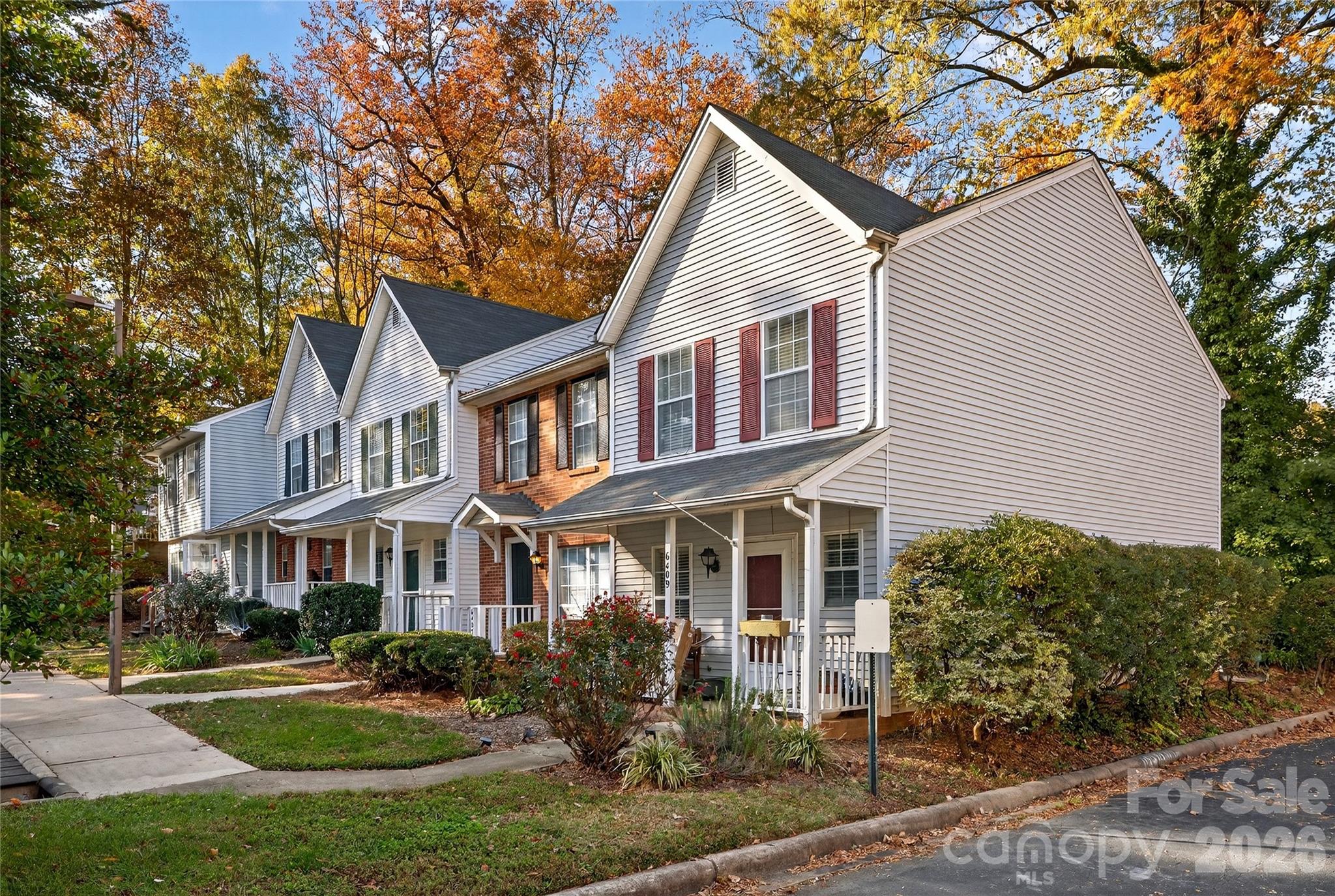 6407 Windsor Gate Lane — Charlotte
