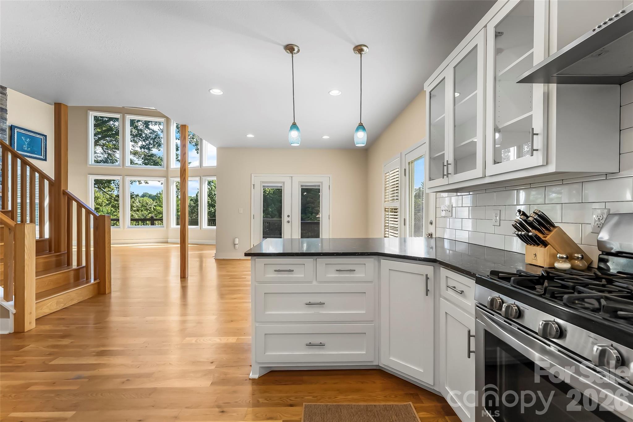 94 S Fairway Drive — Nebo