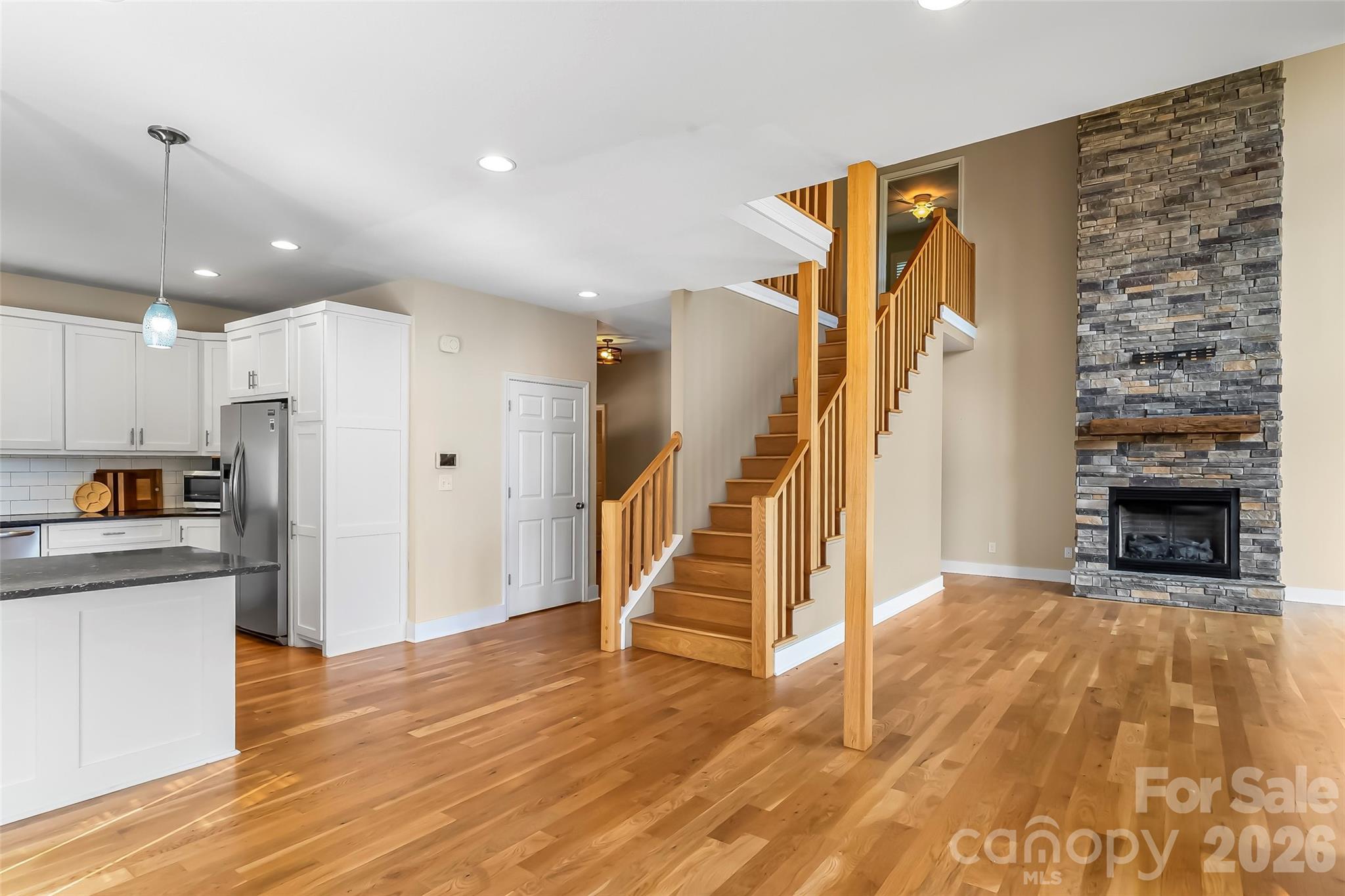 94 S Fairway Drive — Nebo