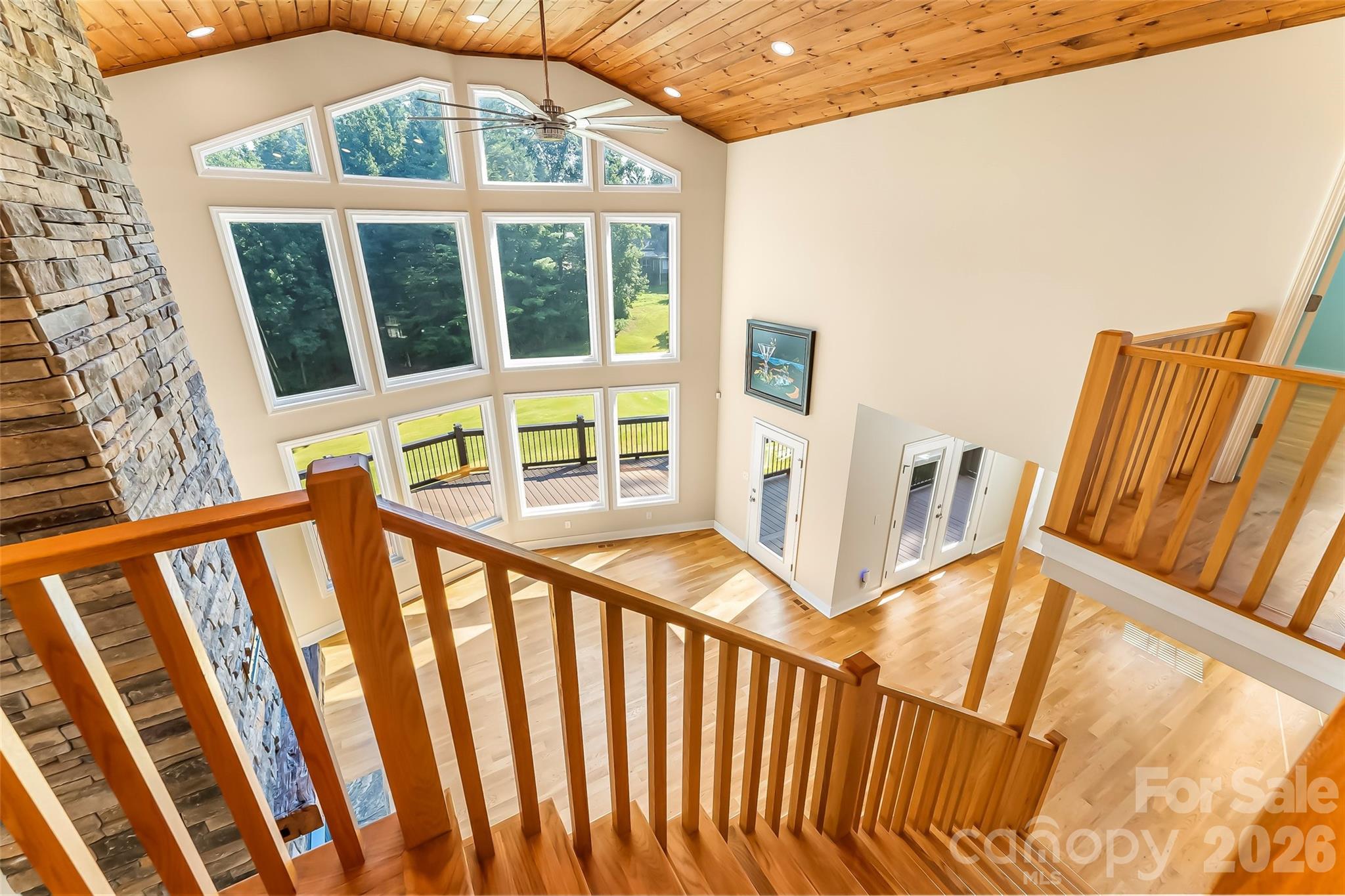 94 S Fairway Drive — Nebo