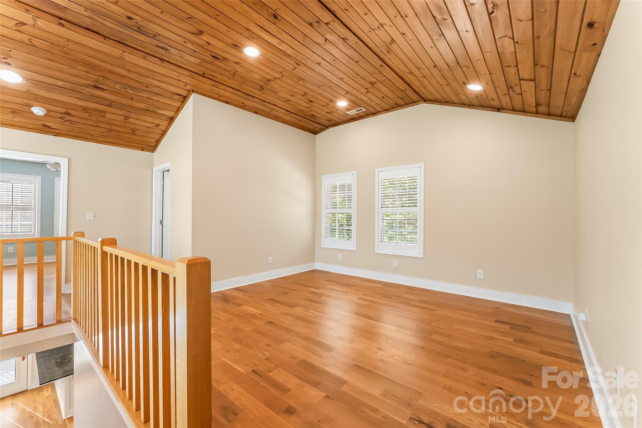 94 S Fairway Drive — Nebo