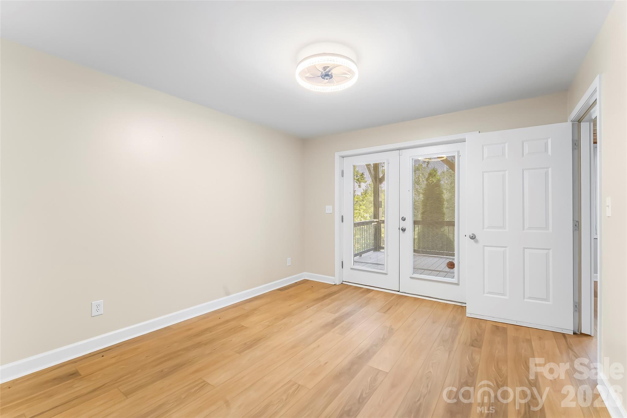 94 S Fairway Drive — Nebo