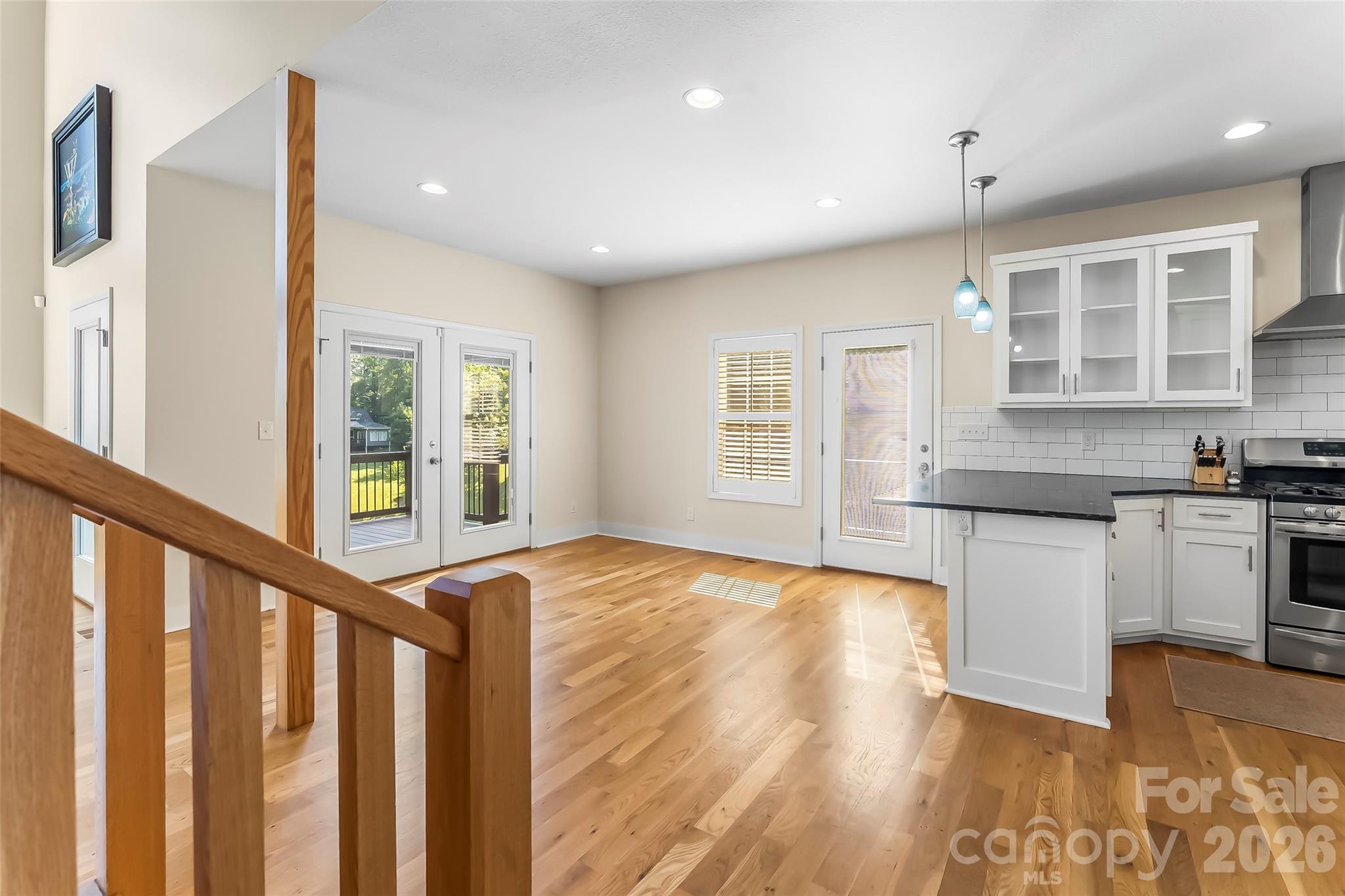 94 S Fairway Drive — Nebo
