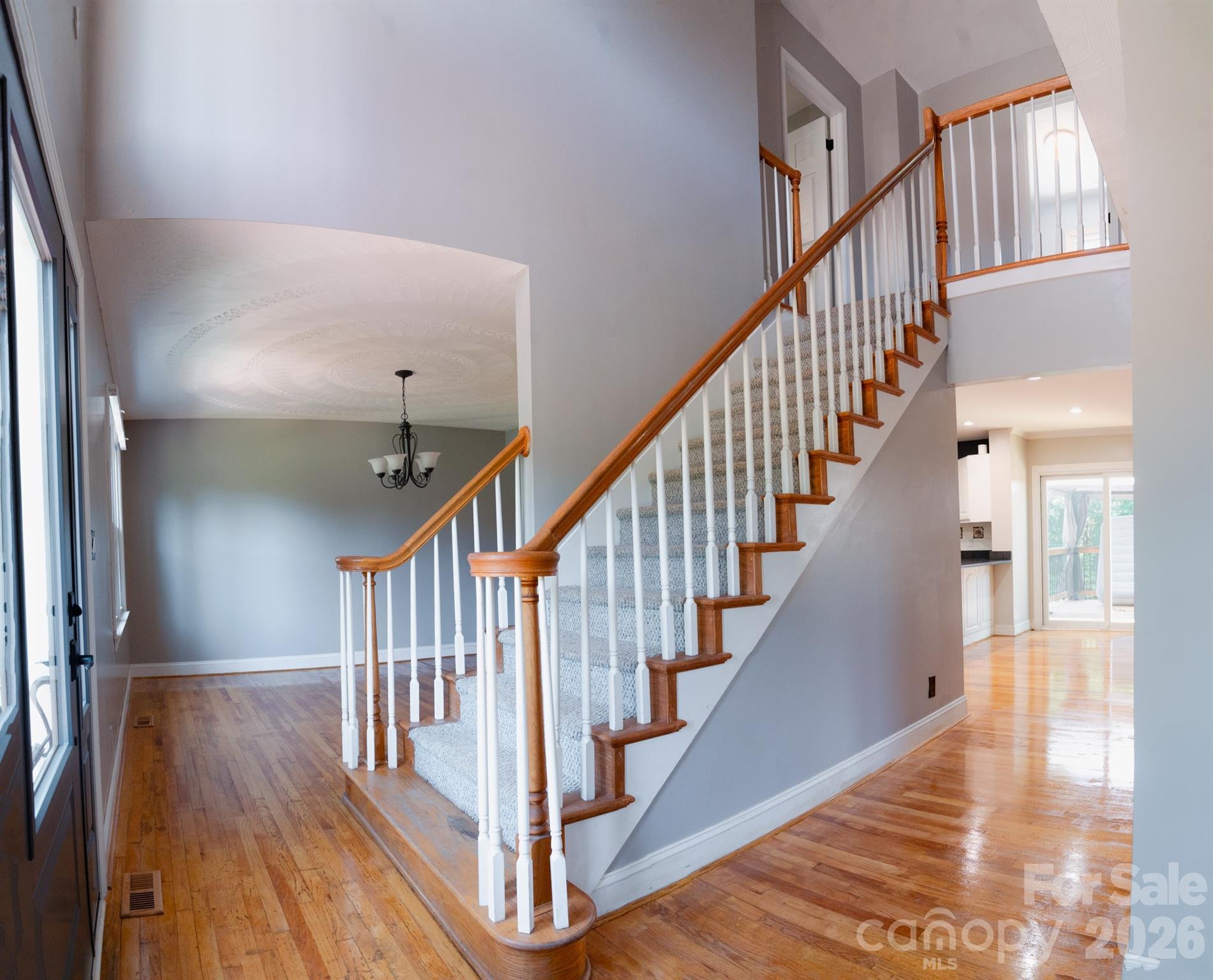 6567 Keeneland Trail — Vale