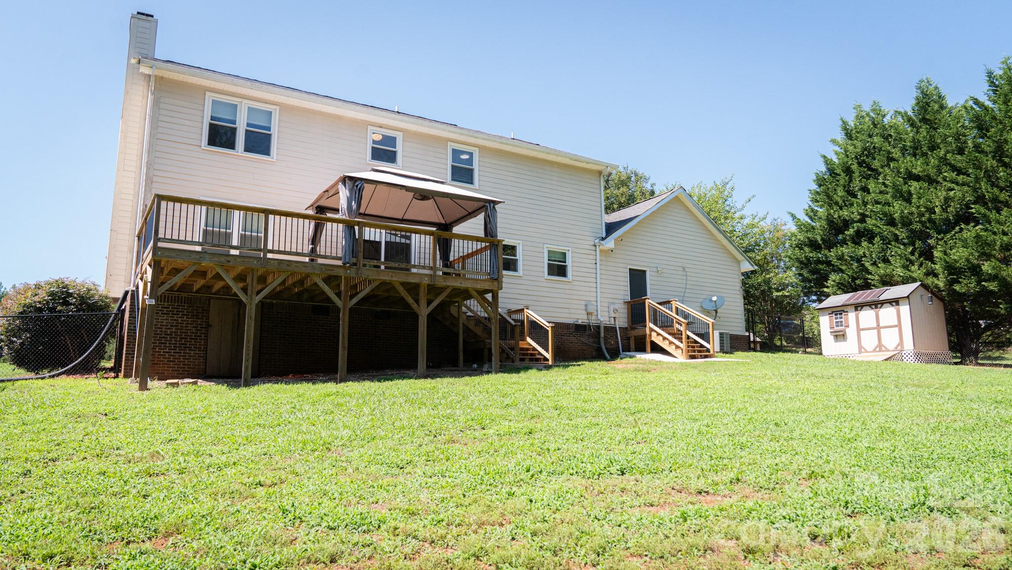 6567 Keeneland Trail — Vale