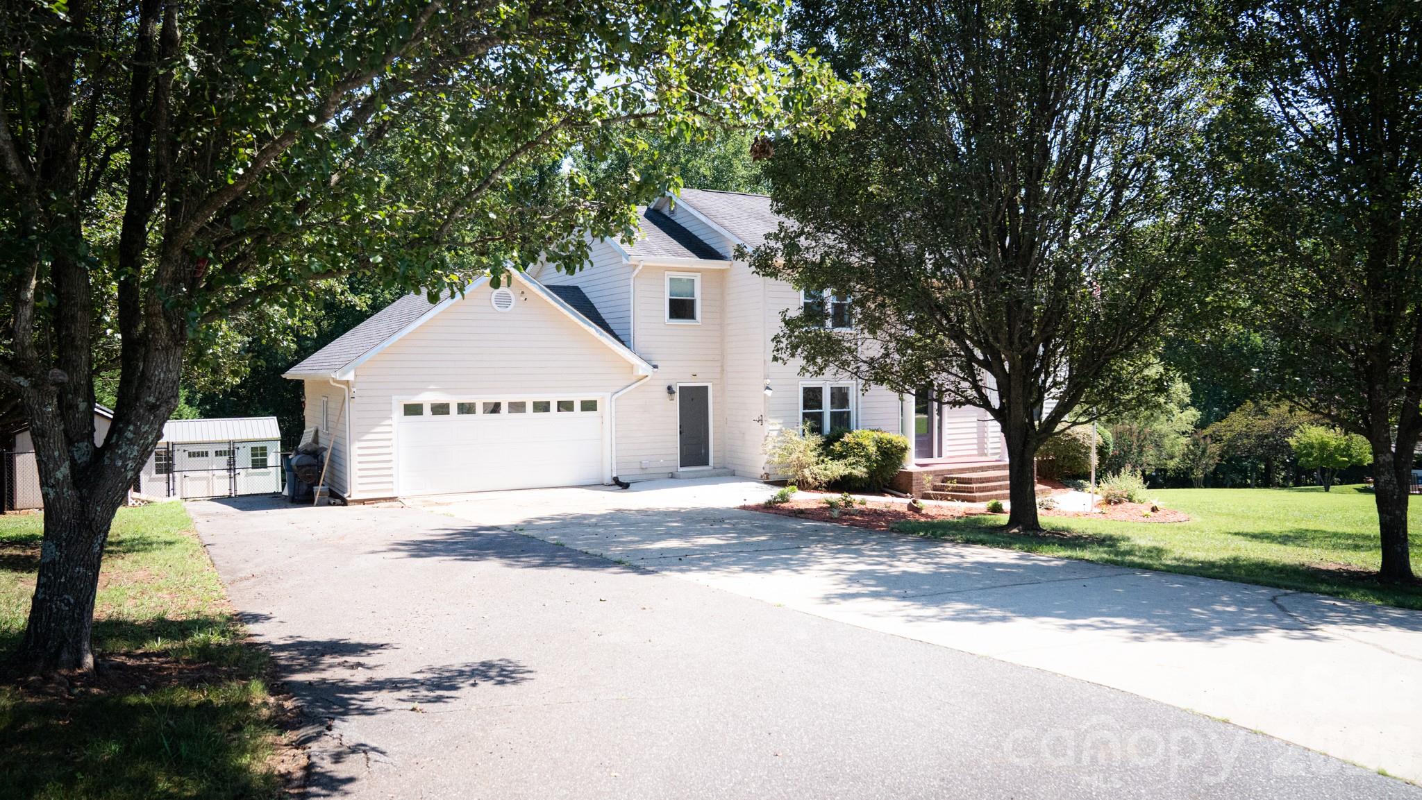 6567 Keeneland Trail — Vale