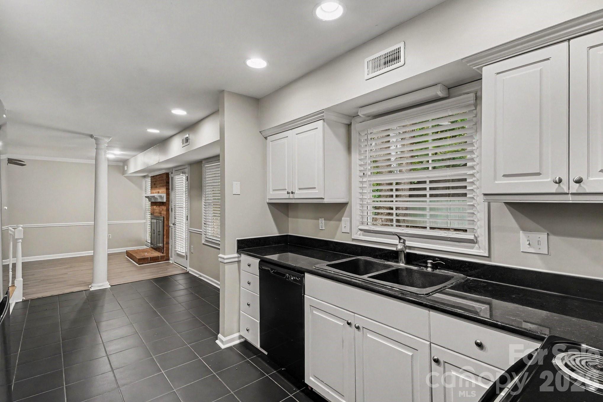 5200 Birchbark Lane — Charlotte