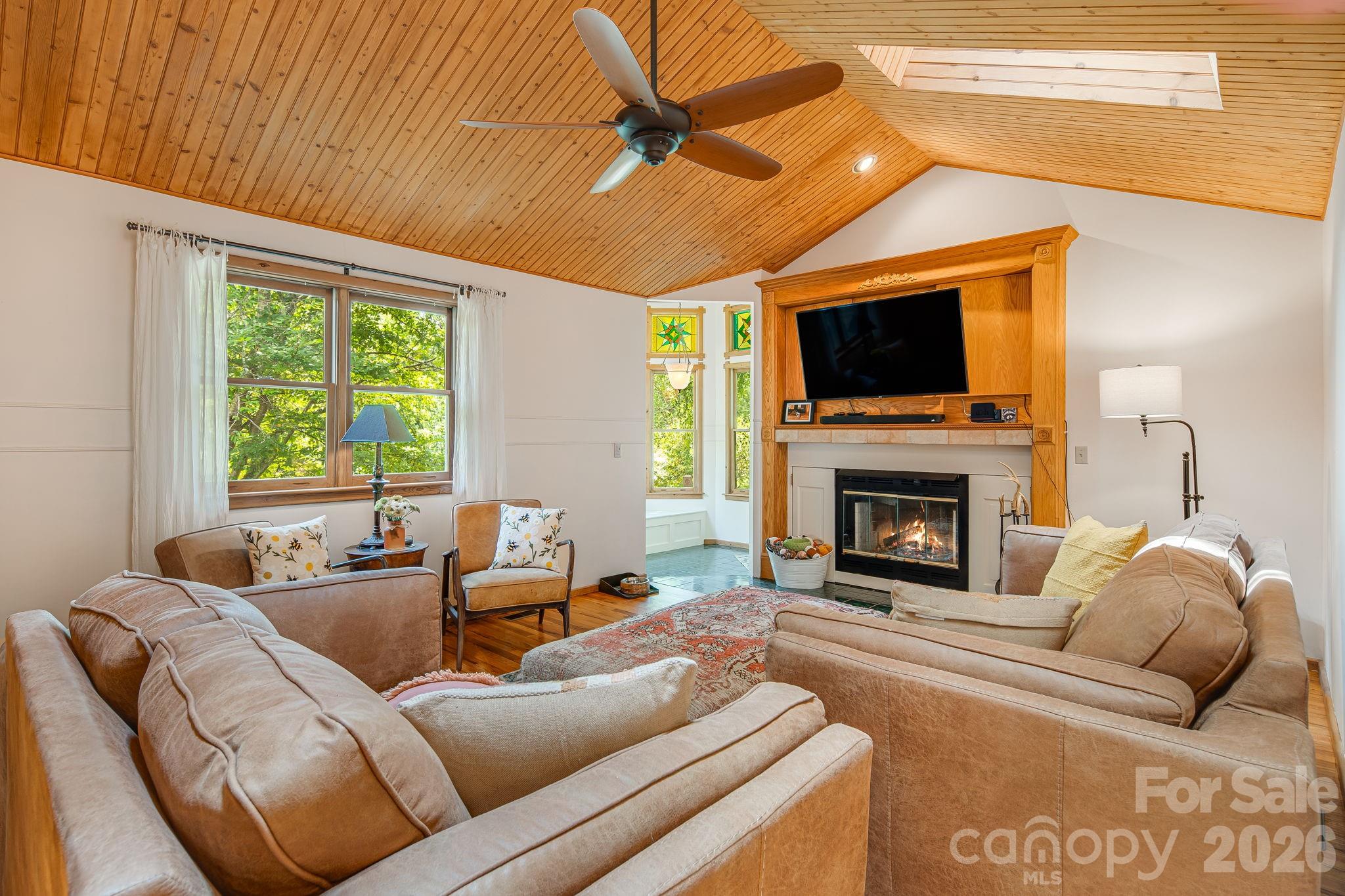 200 Black Hawk Trail — Waynesville