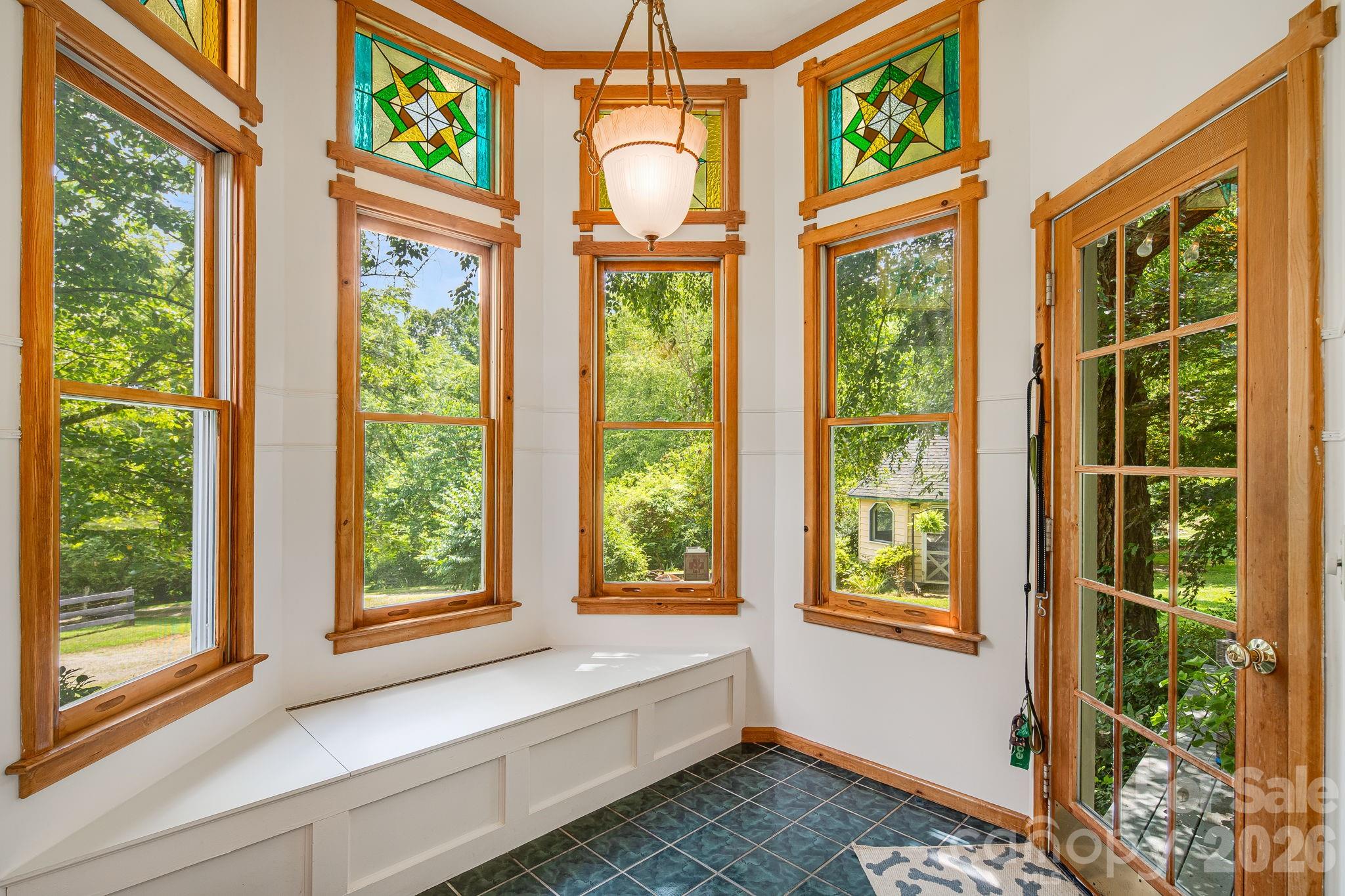 200 Black Hawk Trail — Waynesville