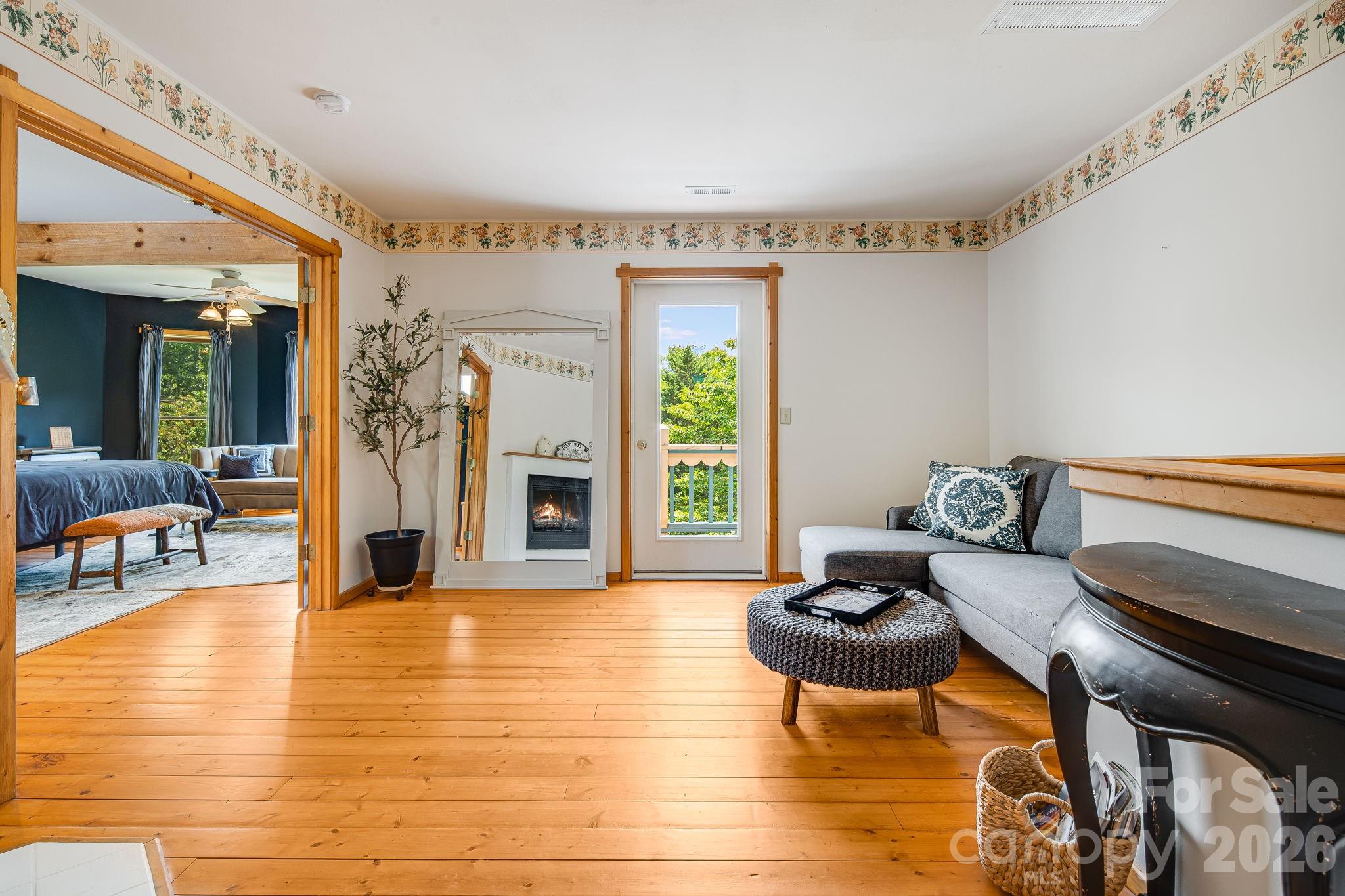 200 Black Hawk Trail — Waynesville