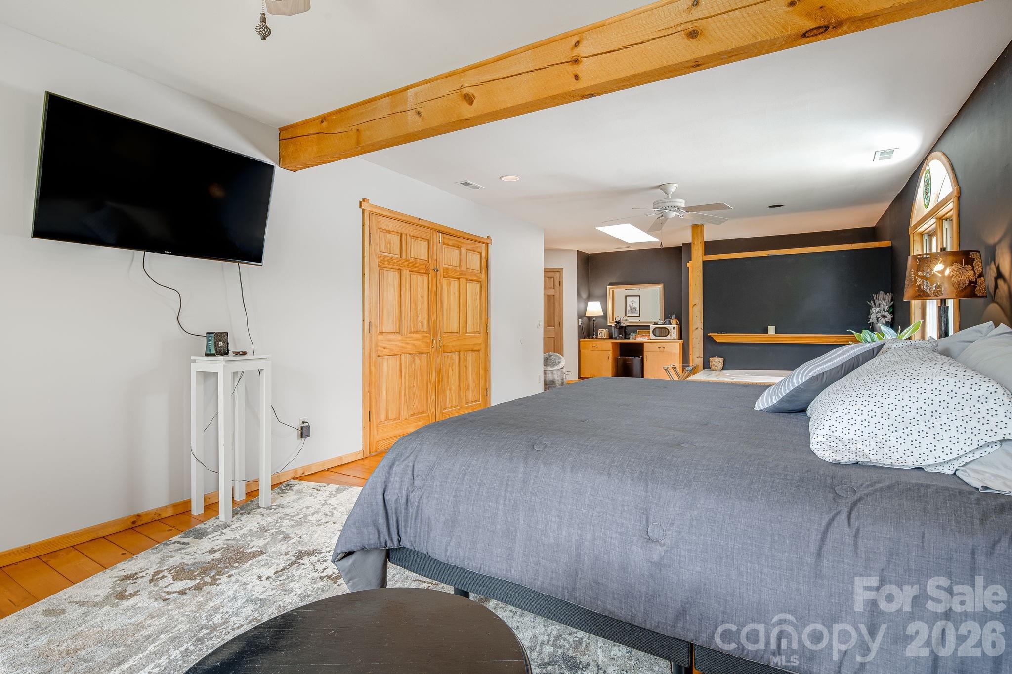 200 Black Hawk Trail — Waynesville