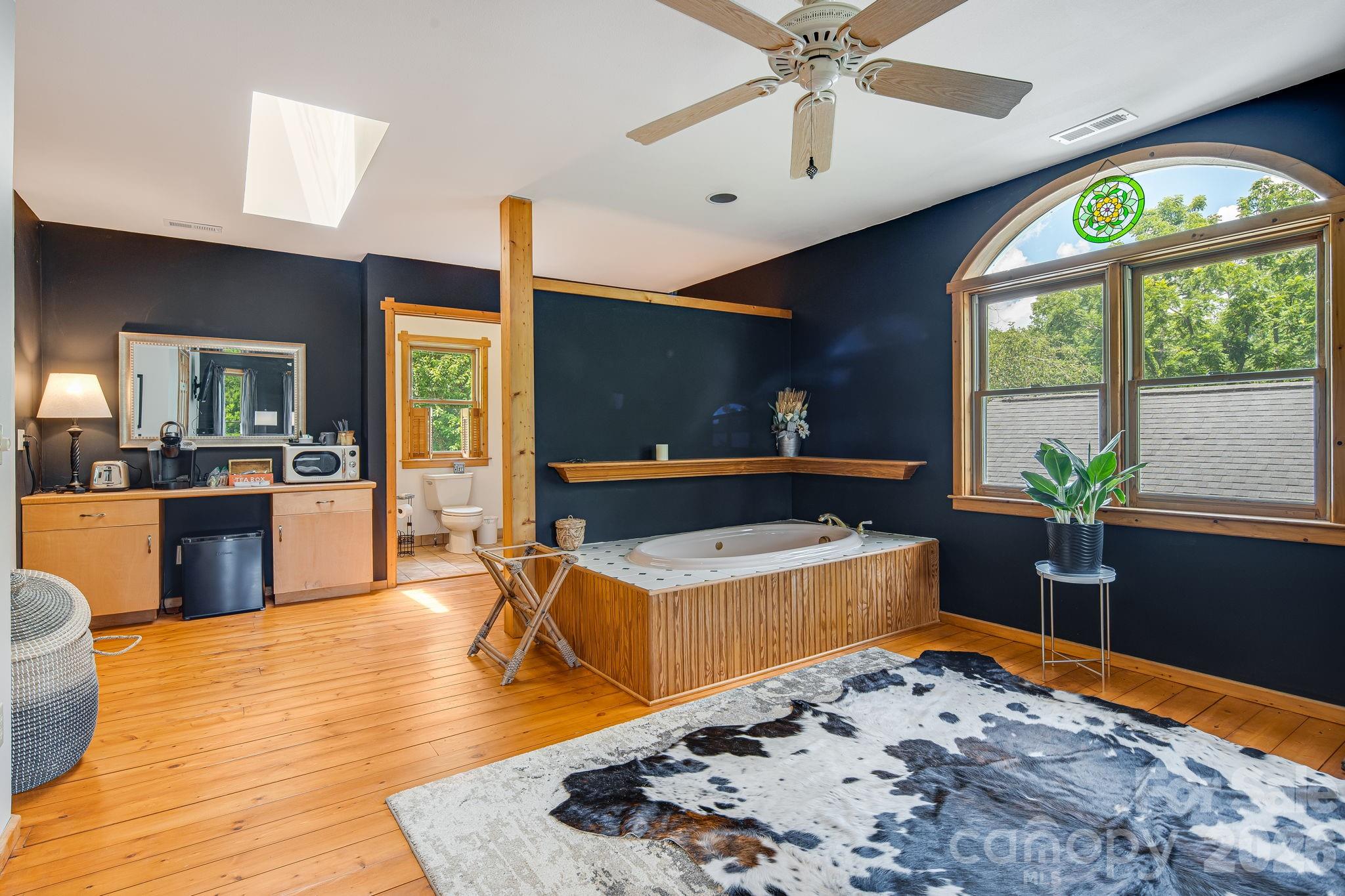 200 Black Hawk Trail — Waynesville