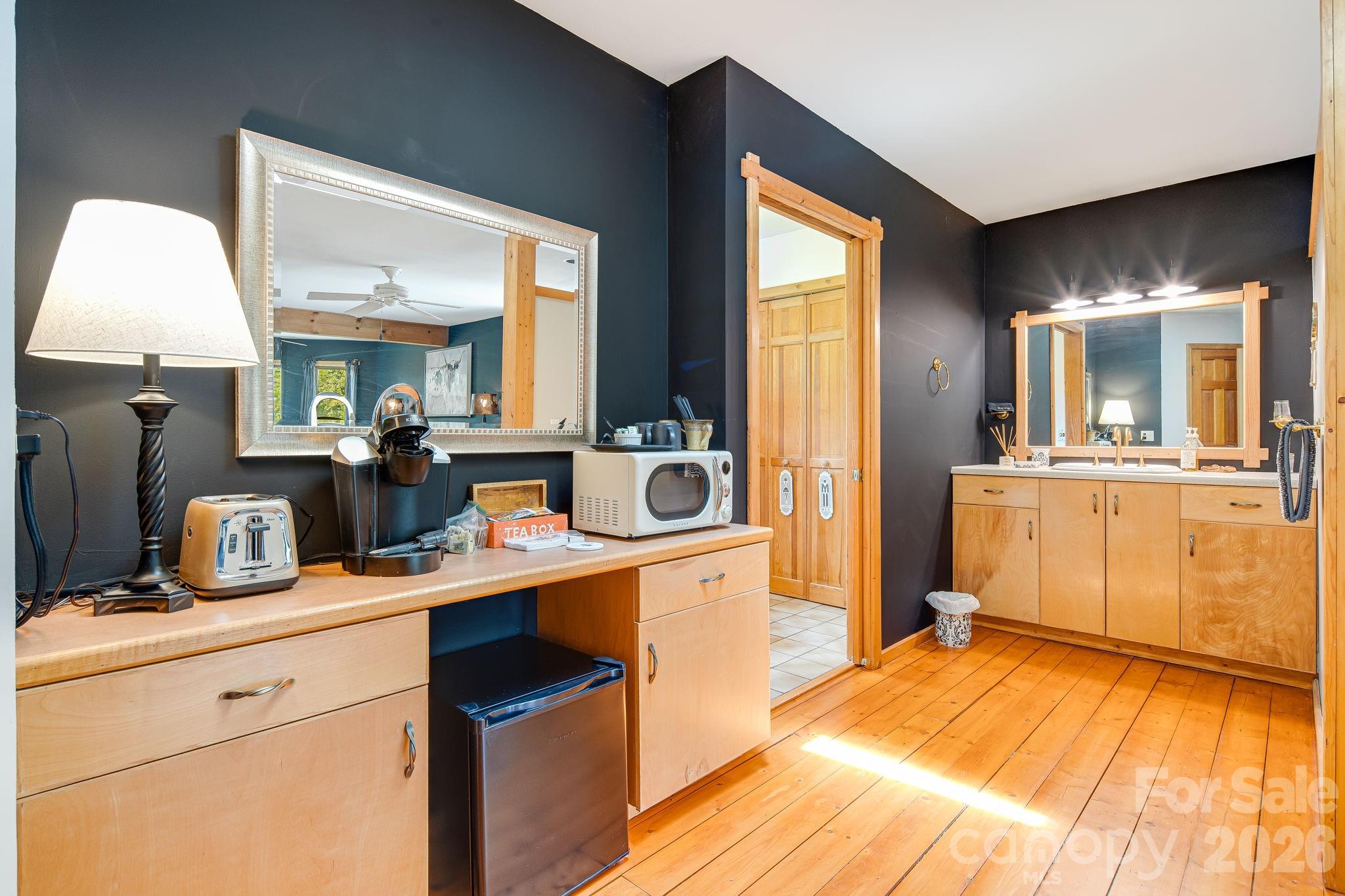 200 Black Hawk Trail — Waynesville