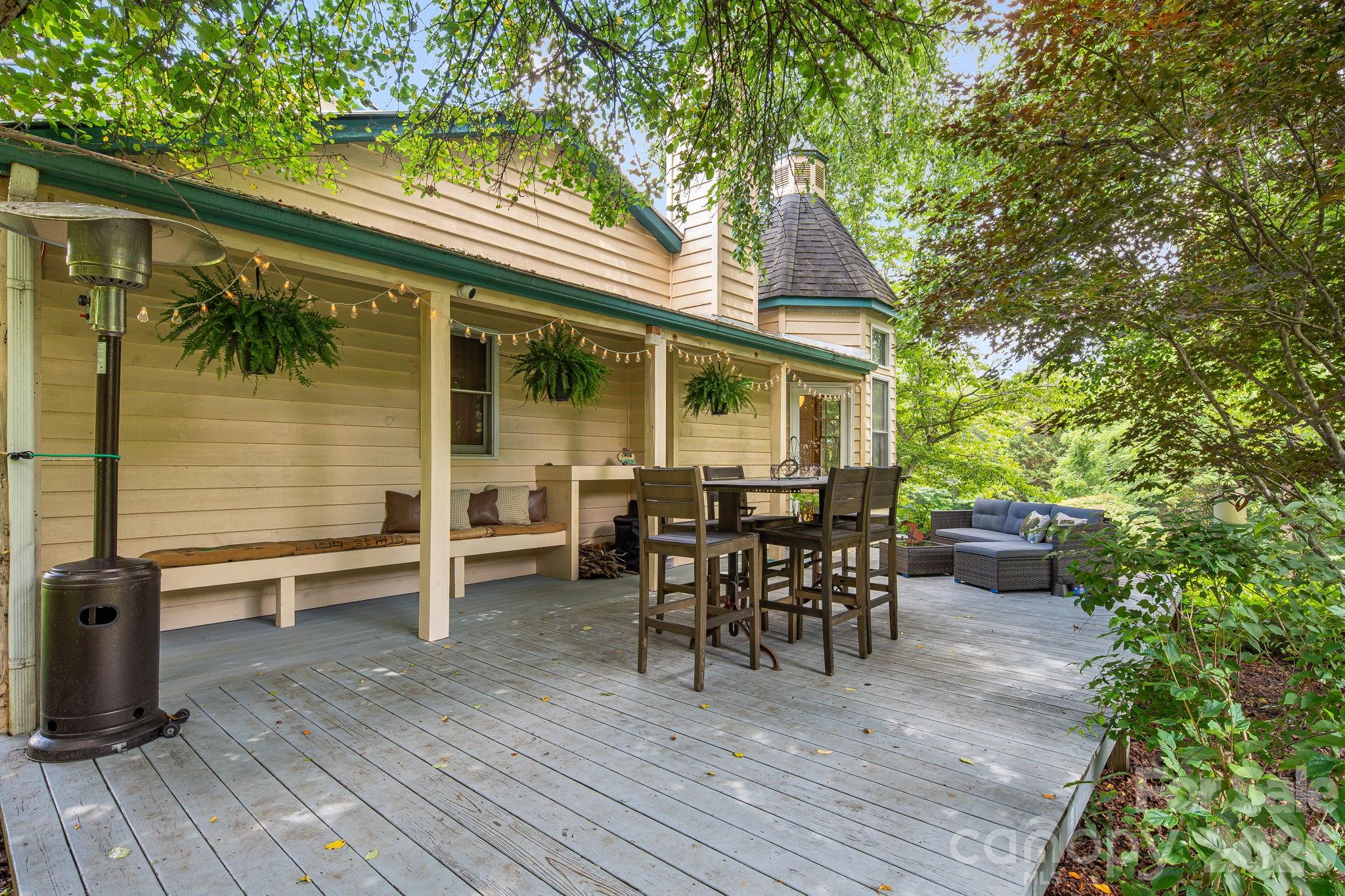 200 Black Hawk Trail — Waynesville