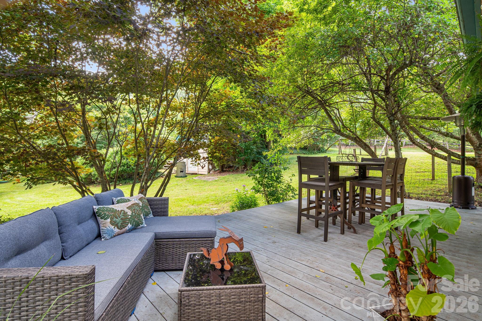 200 Black Hawk Trail — Waynesville