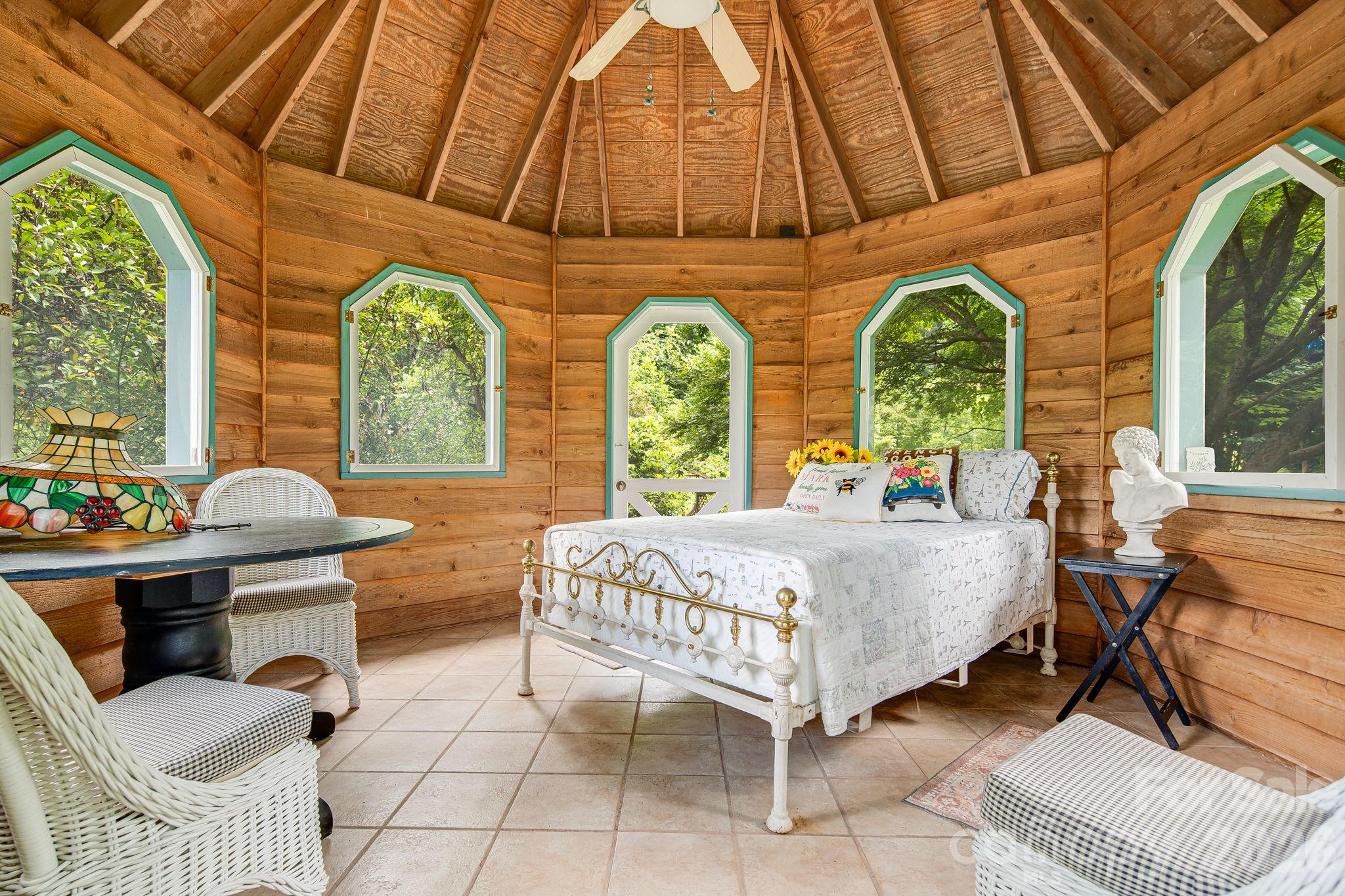200 Black Hawk Trail — Waynesville