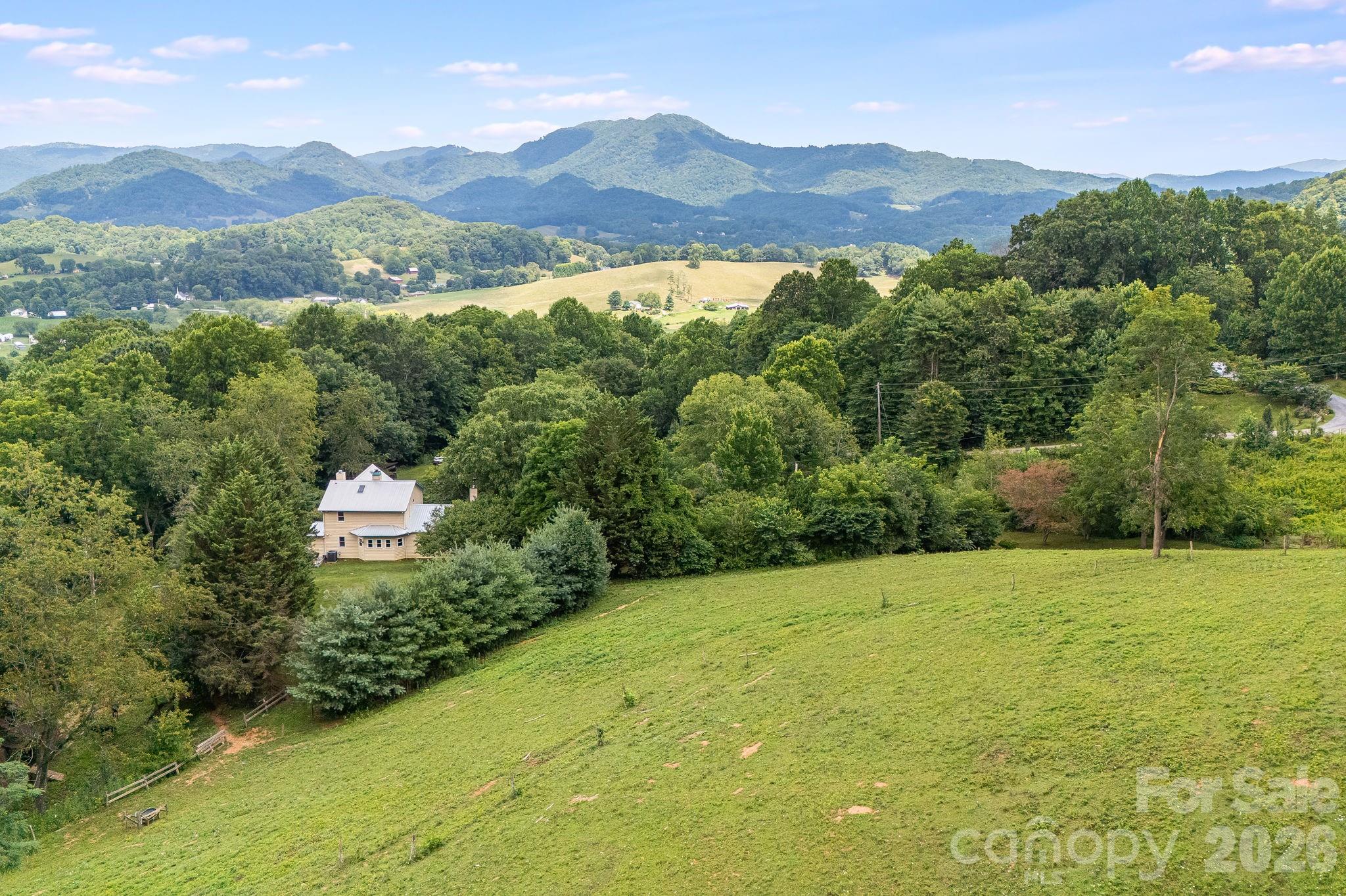 200 Black Hawk Trail — Waynesville