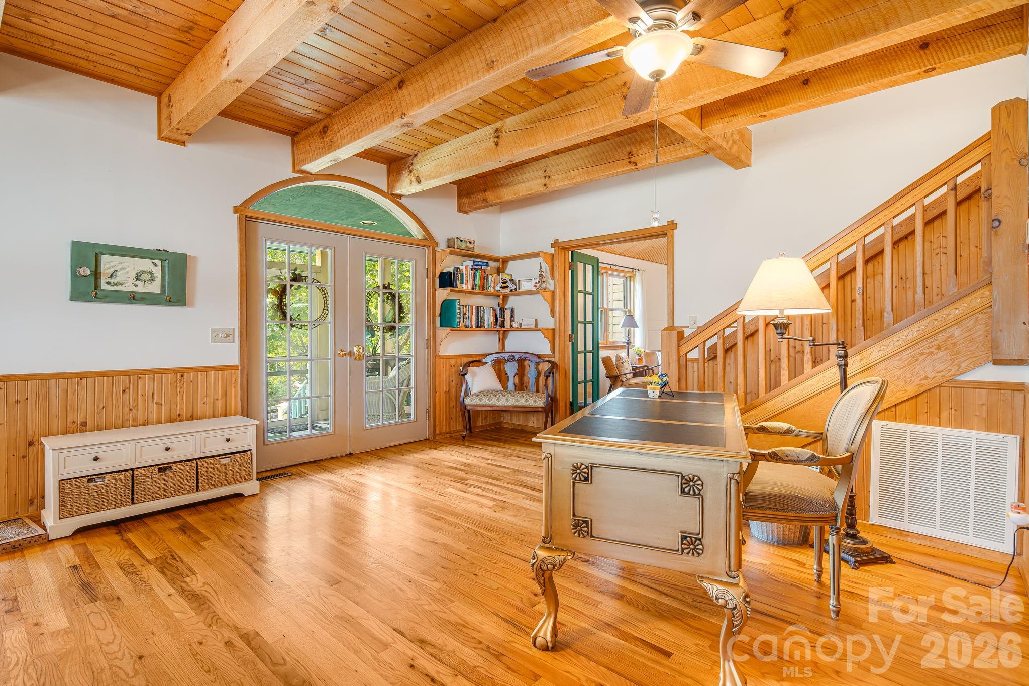 200 Black Hawk Trail — Waynesville