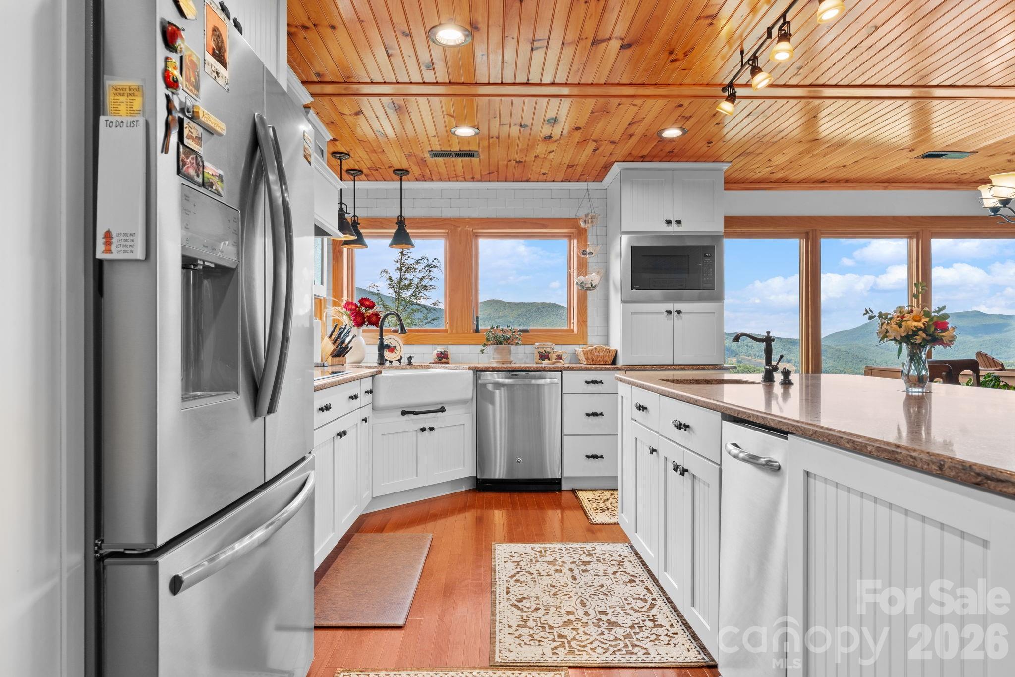 1013 Perry Road — West Jefferson