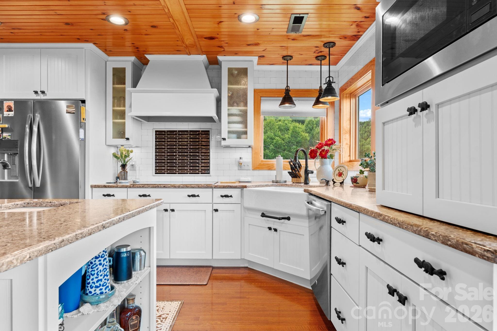 1013 Perry Road — West Jefferson