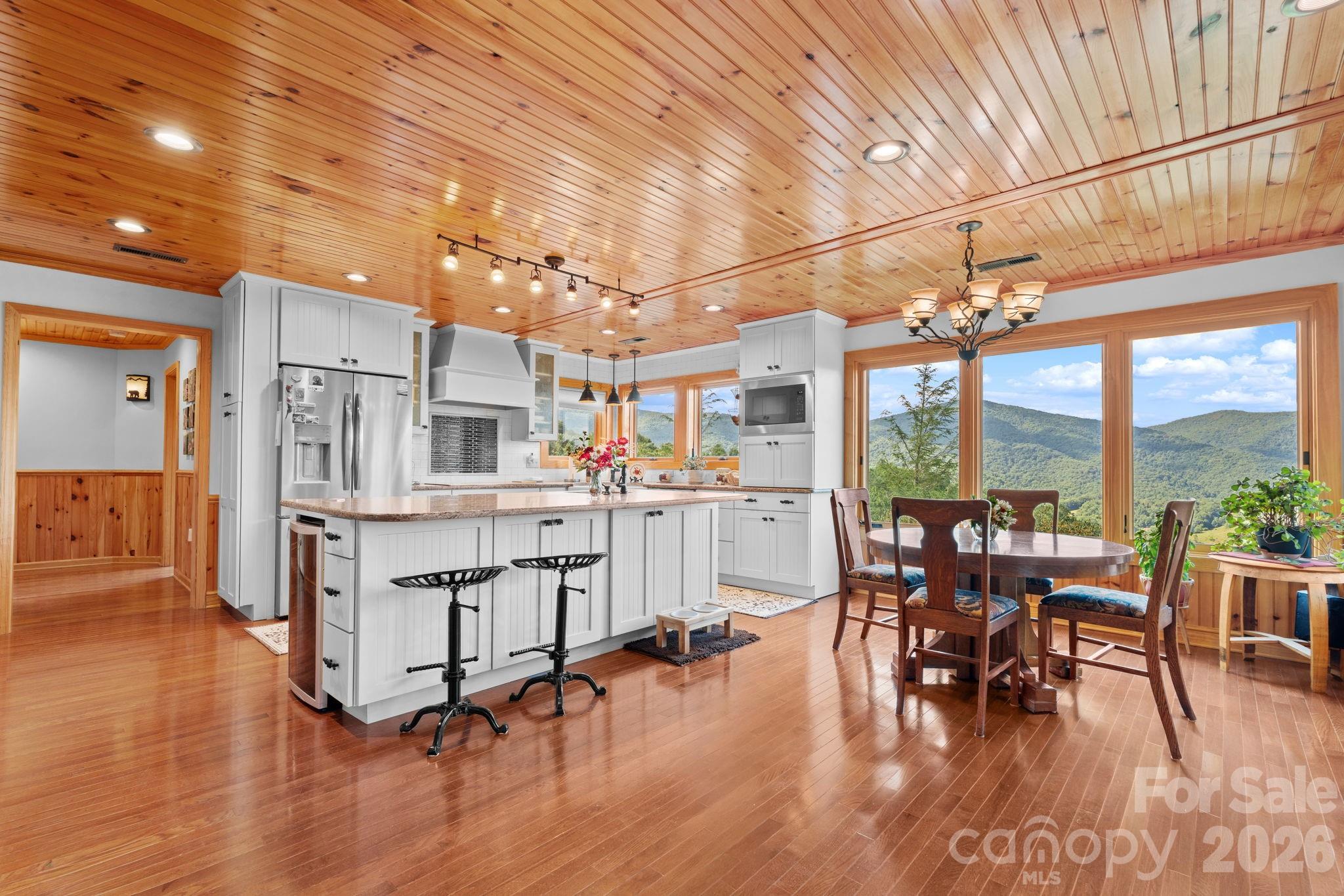 1013 Perry Road — West Jefferson
