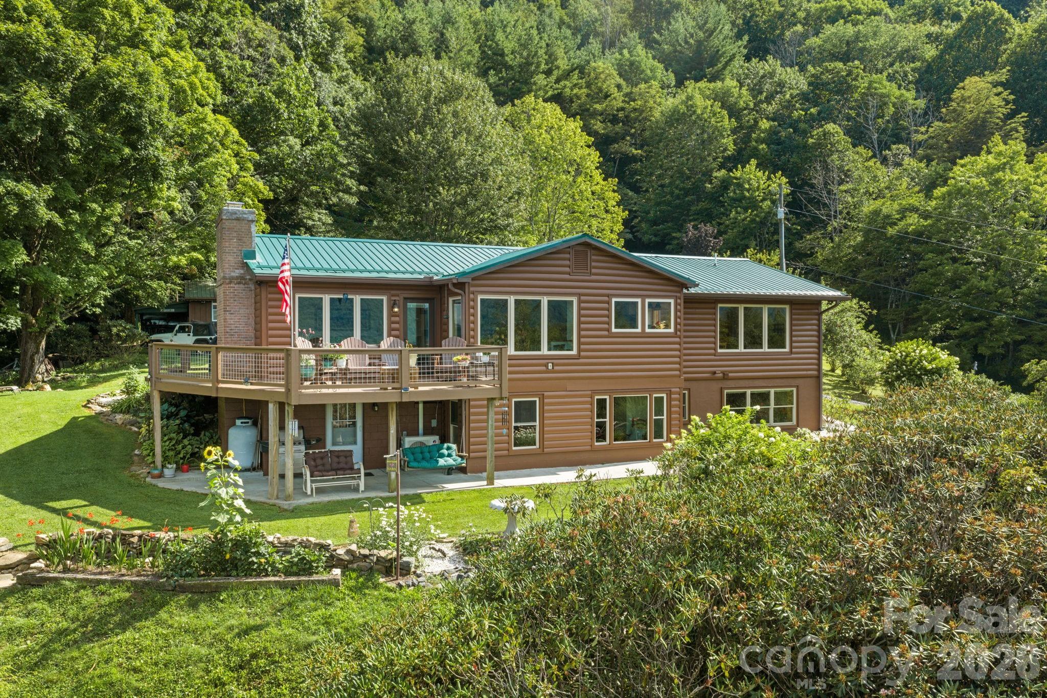 1013 Perry Road — West Jefferson