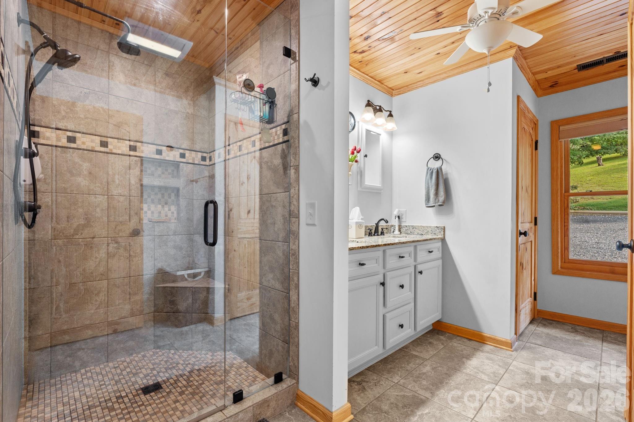 1013 Perry Road — West Jefferson