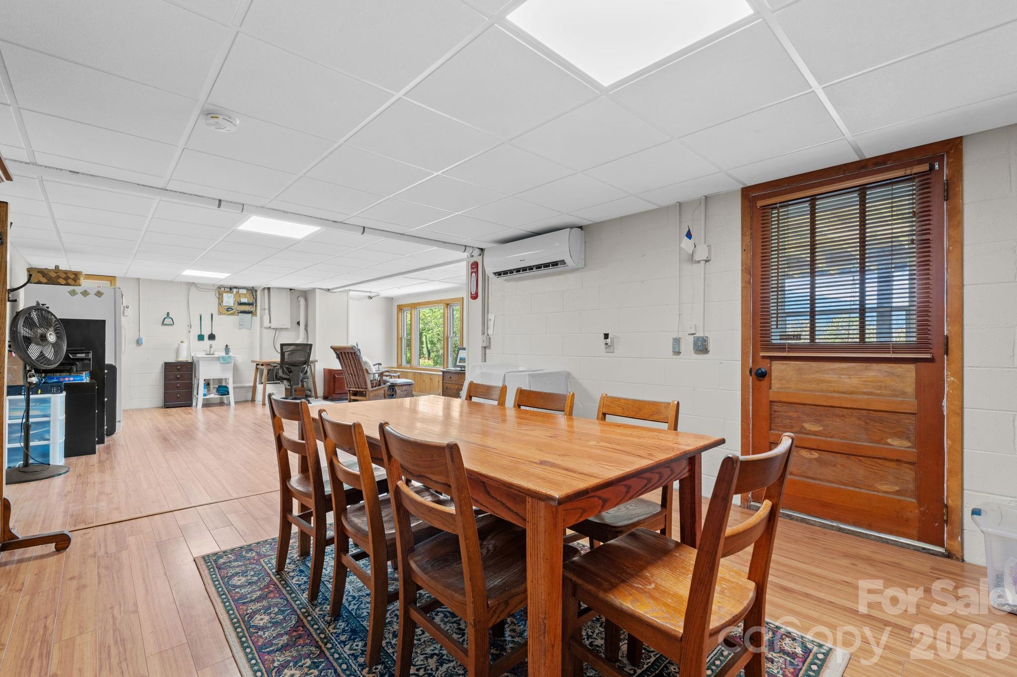 1013 Perry Road — West Jefferson