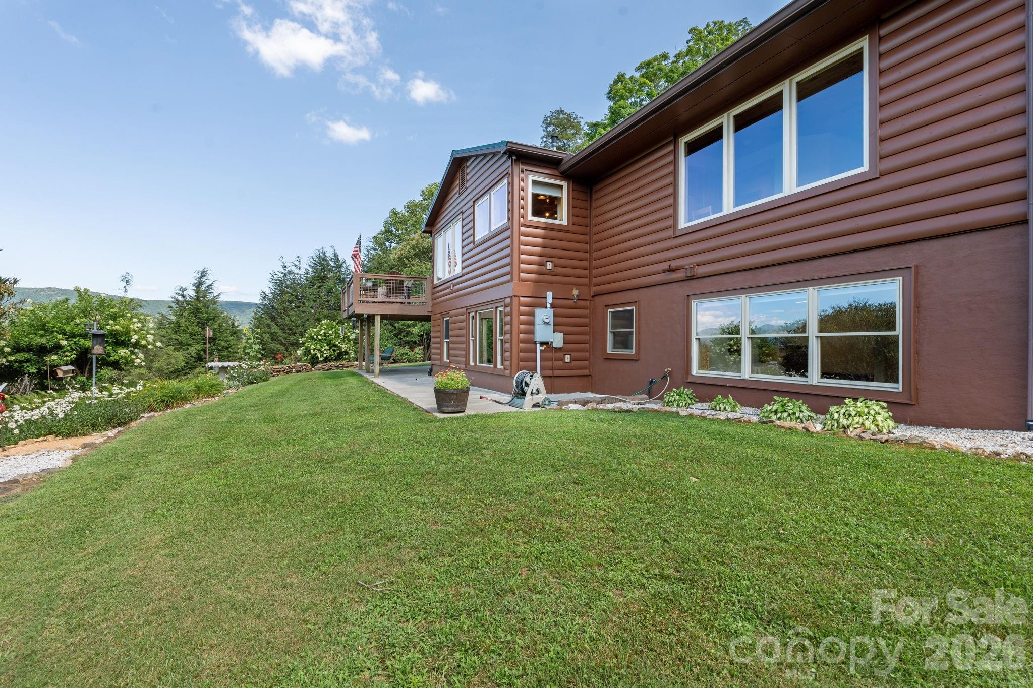1013 Perry Road — West Jefferson