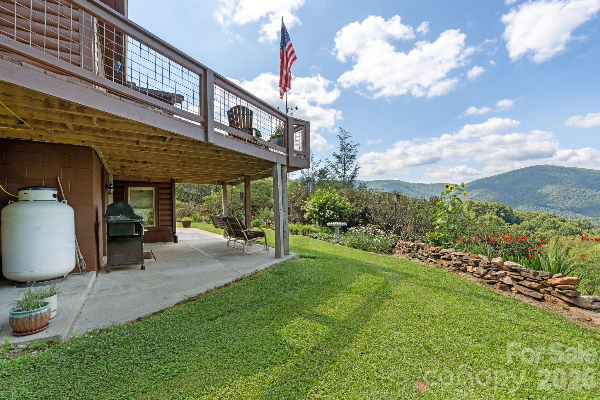 1013 Perry Road — West Jefferson