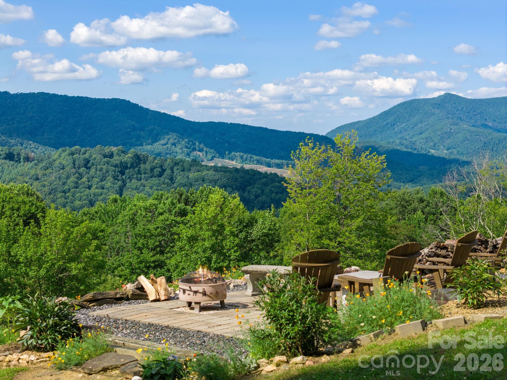 1013 Perry Road — West Jefferson