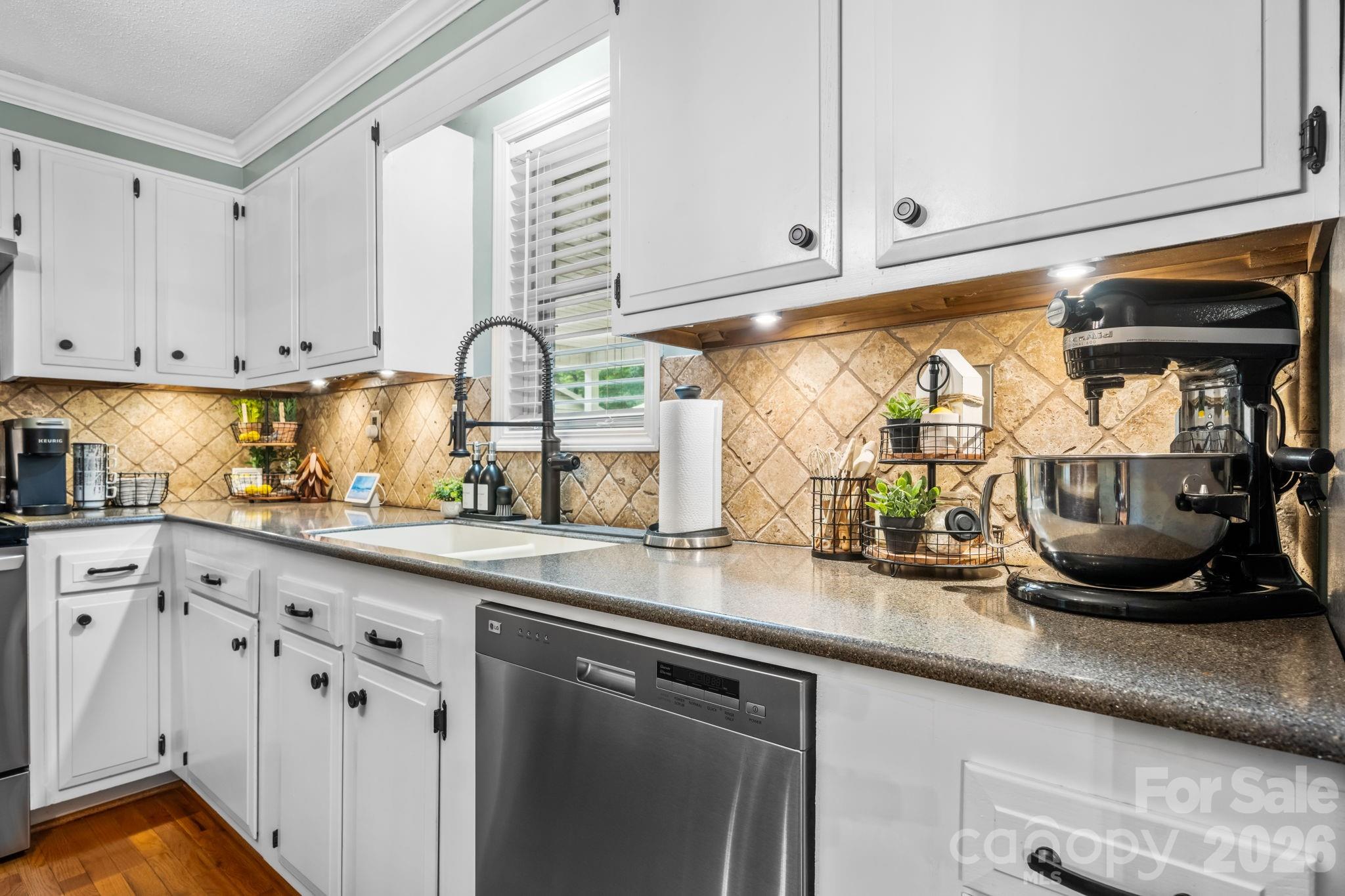 4091 Little Mountain Road — Newton