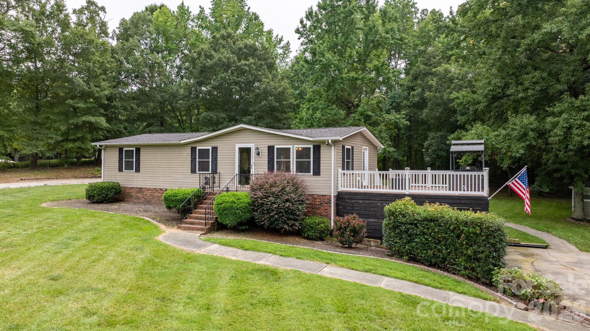 4091 Little Mountain Road — Newton
