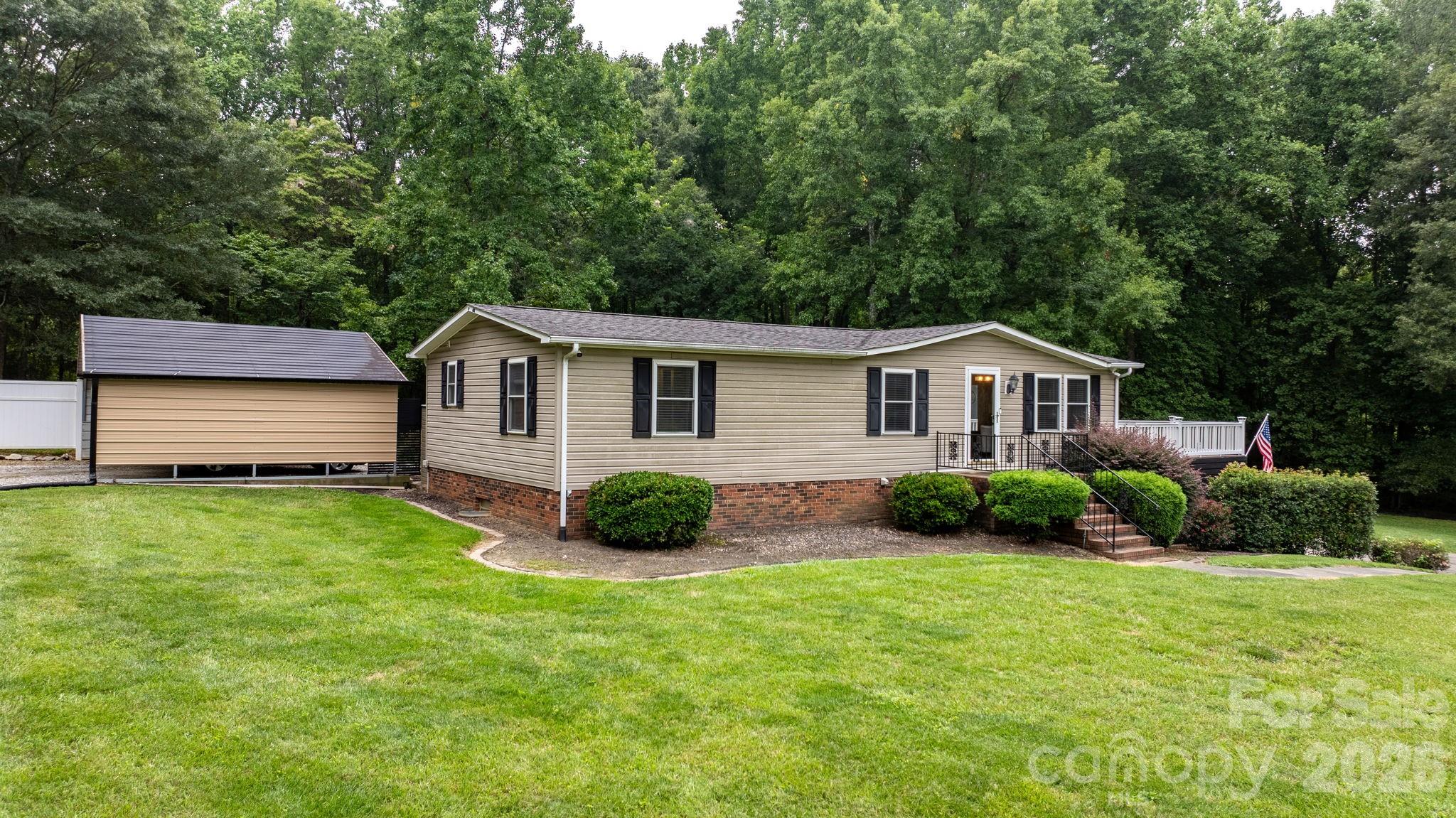 4091 Little Mountain Road — Newton